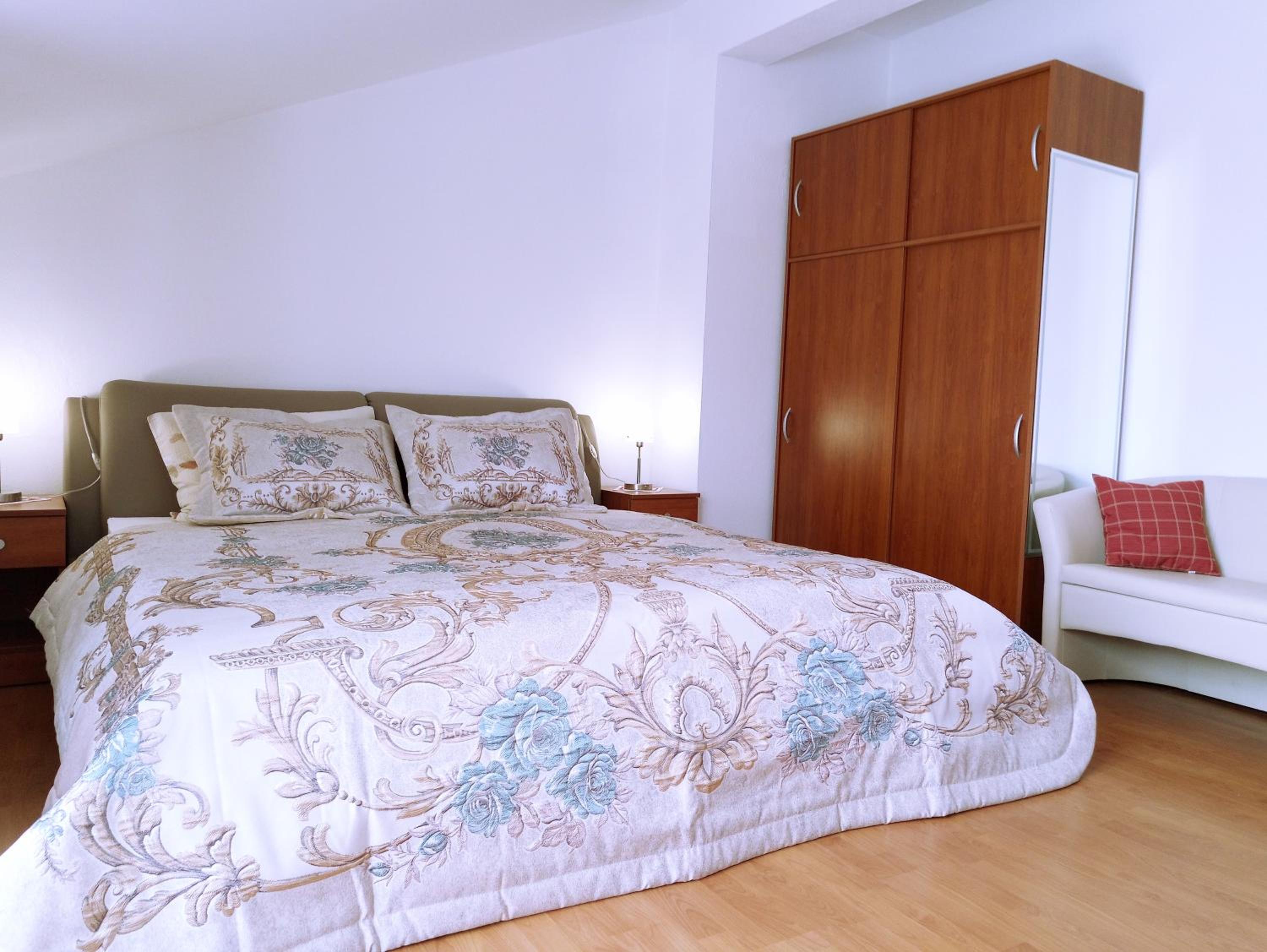 Adria Apartments and Rooms
