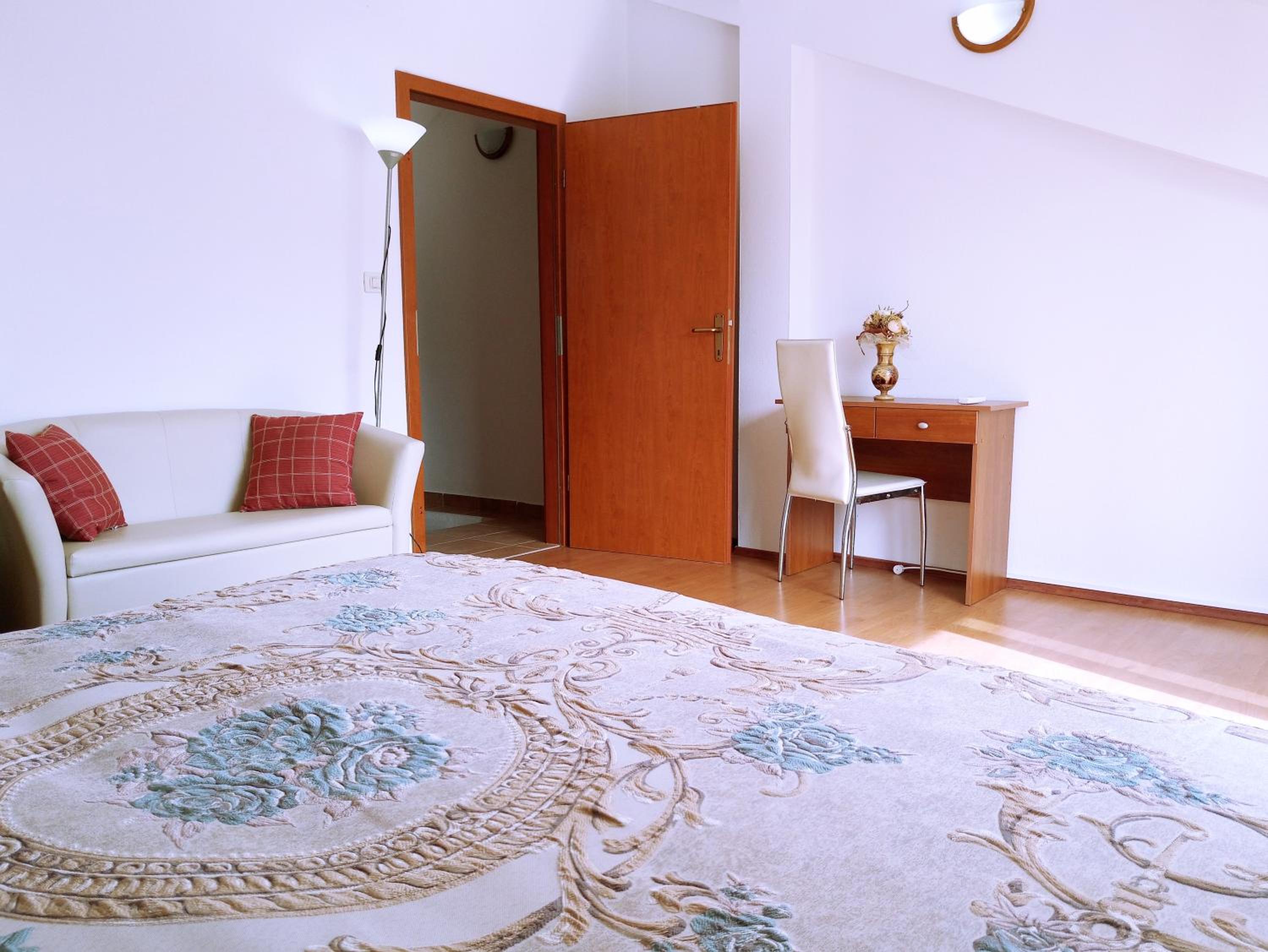 Adria Apartments and Rooms