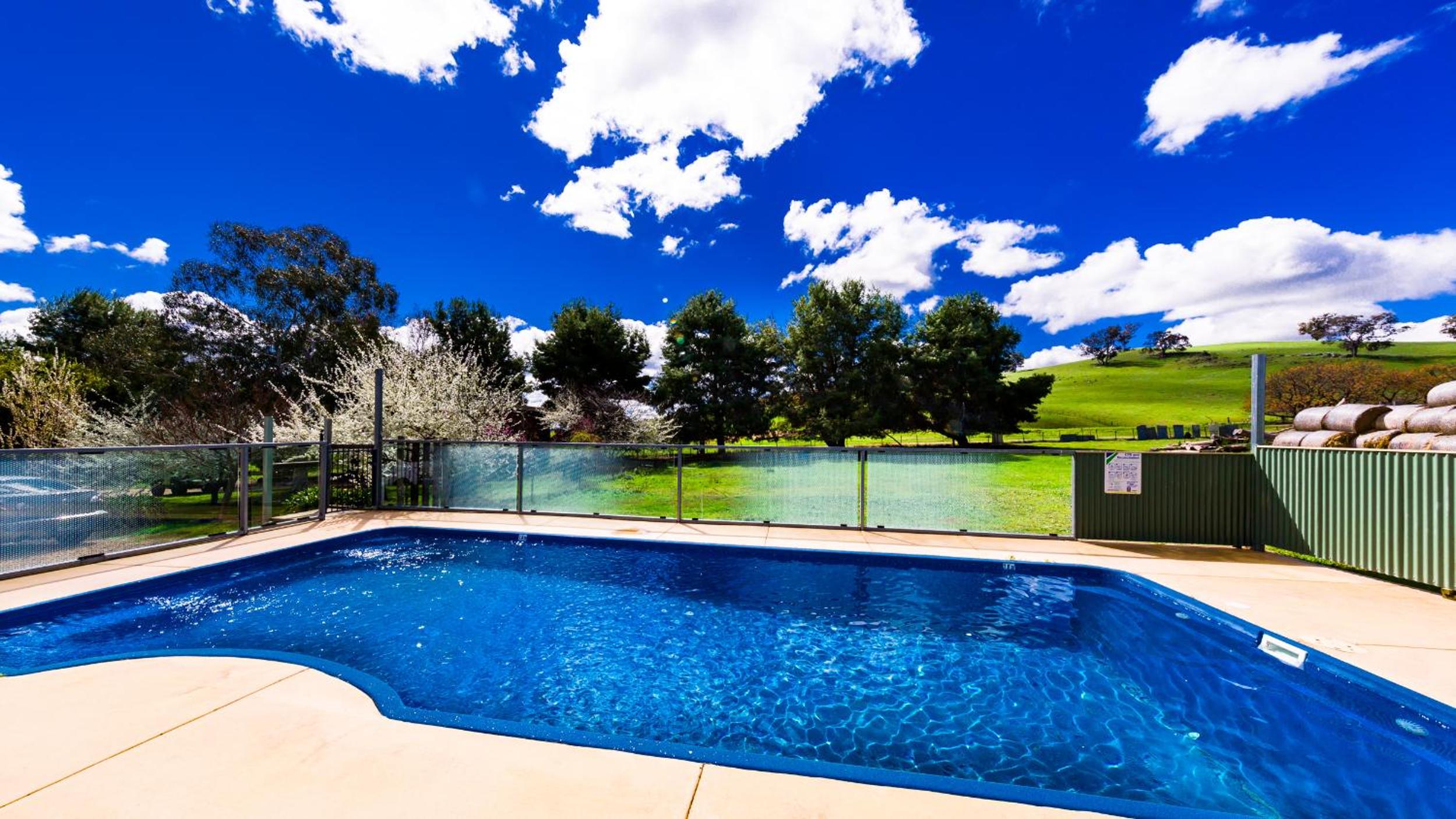 Hillview Farmstay