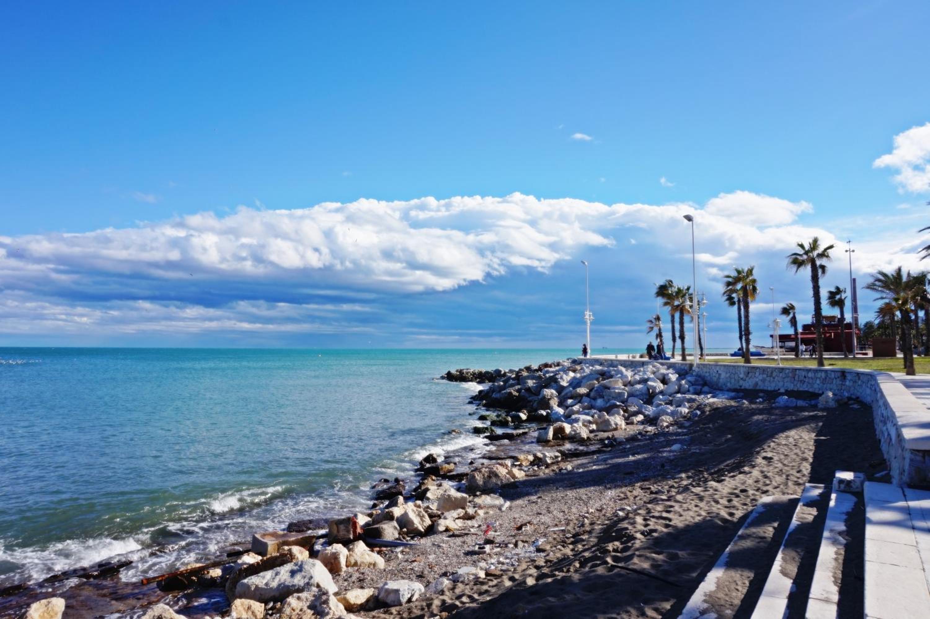 Modern & Stylish Loft with Breathtaking Views FREE WIFI - Close to the sea