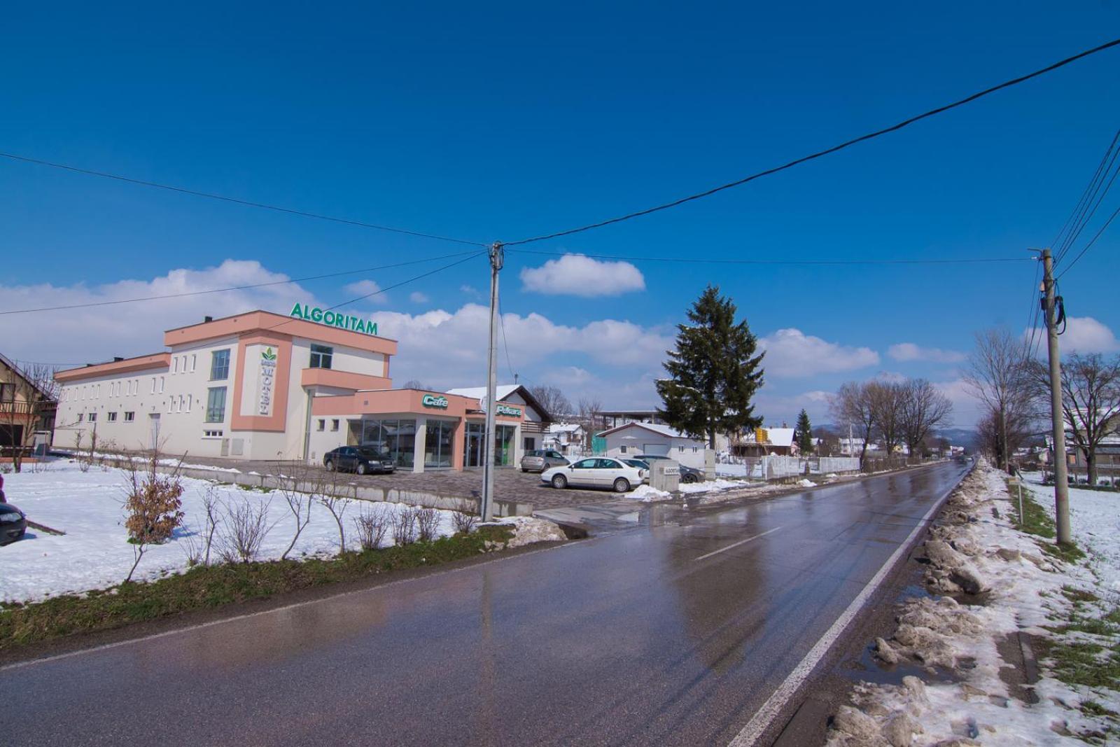 Laurus Motel Airport Tuzla view 4