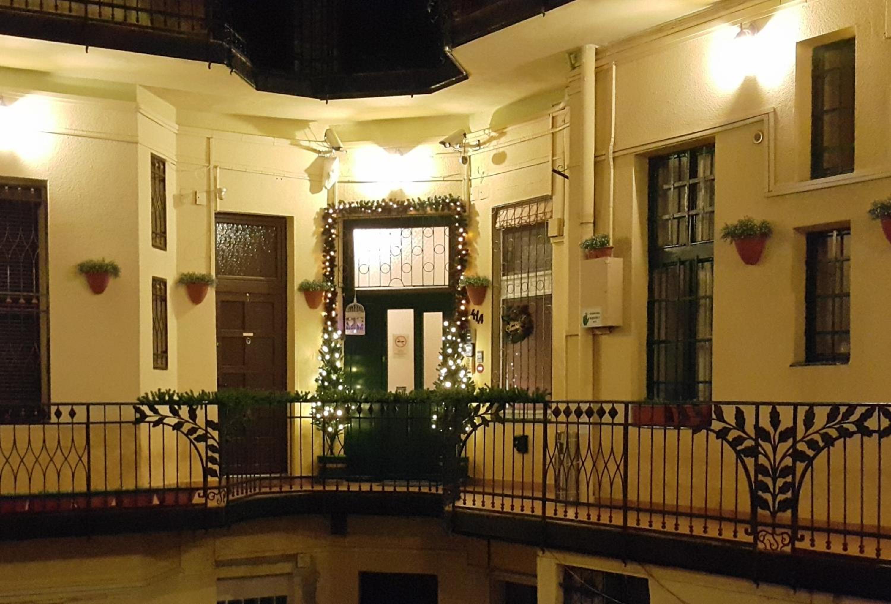 Apartment in the center of Budapest -free garage parking view 3