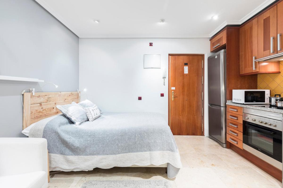 Fuencarral Apartments by Flatsweethome