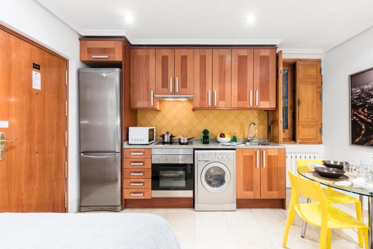 Fuencarral Apartments by Flatsweethome