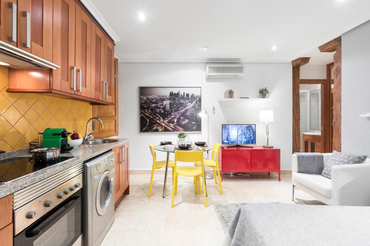 Fuencarral Apartments by Flatsweethome