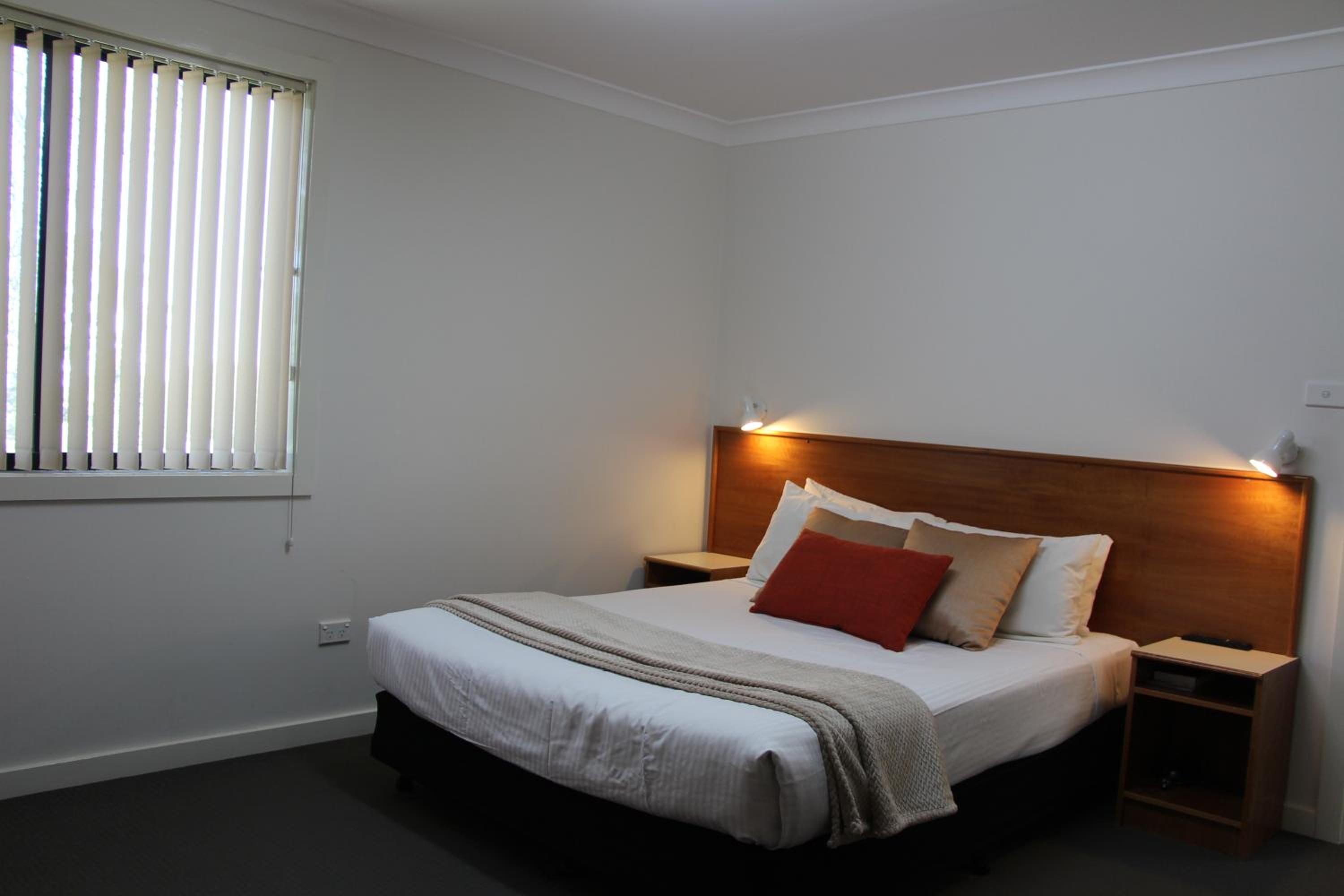 The Pioneer Way Motel