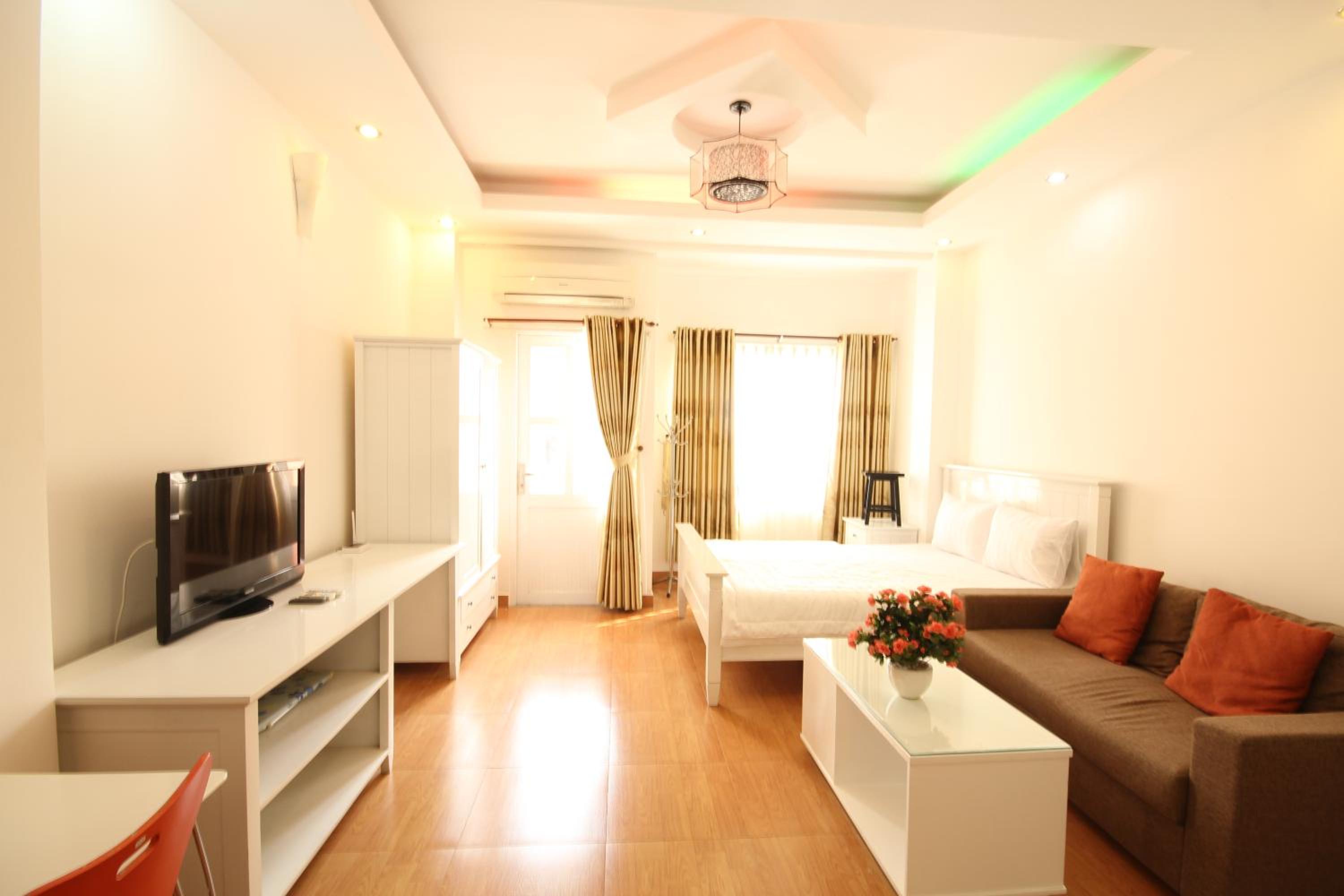 Smiley Apartment 3