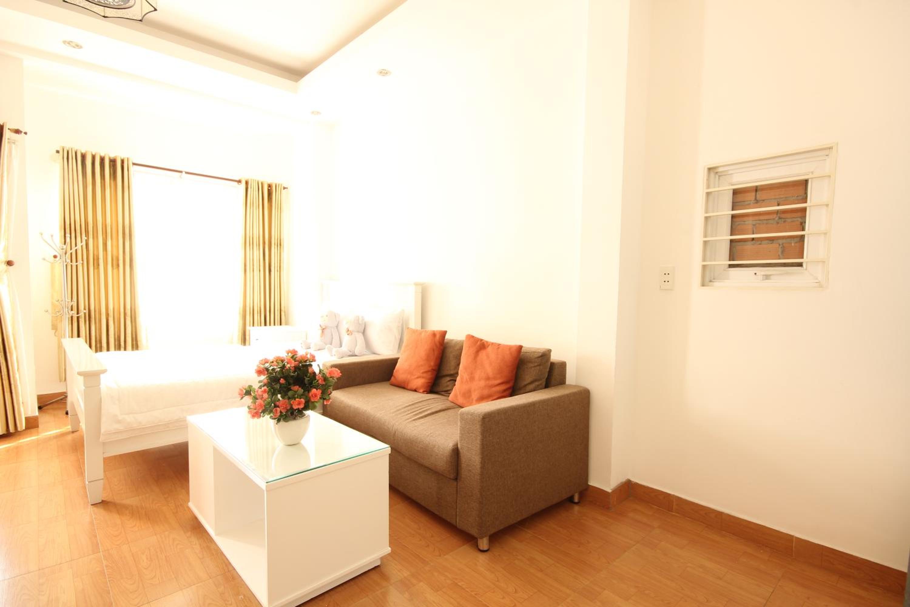 Smiley Apartment 3
