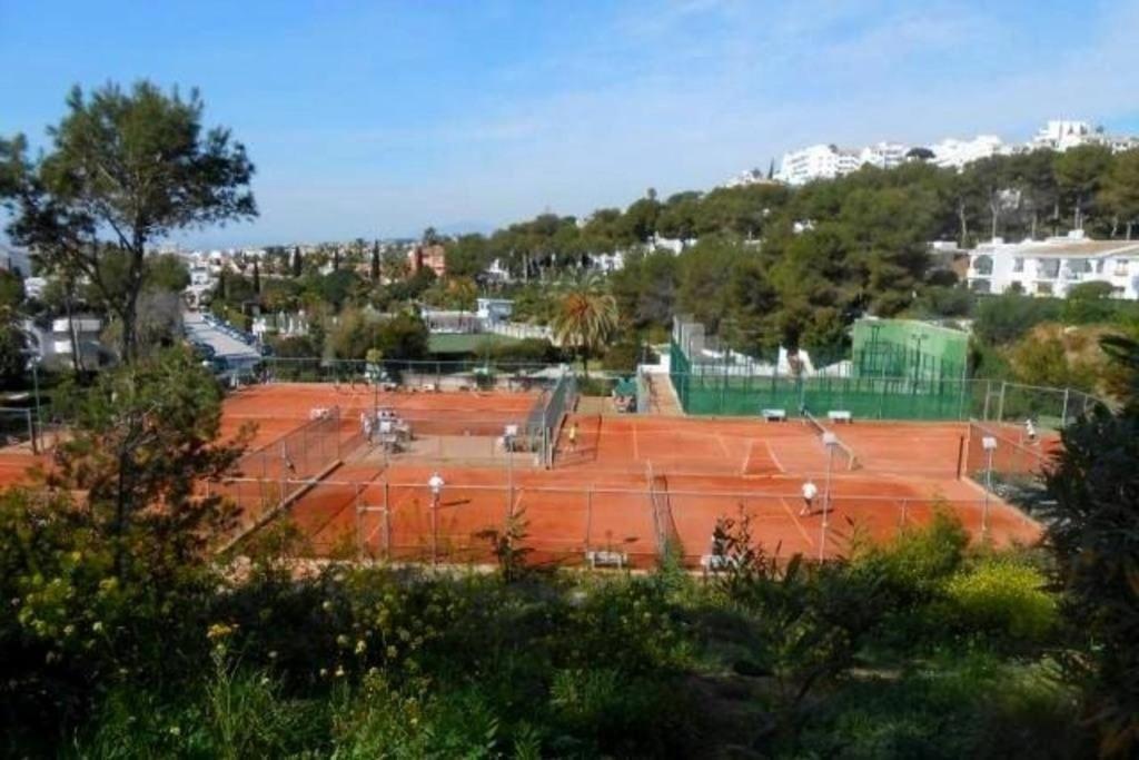 Spacious 3-Room Apartment with Pool - Riviera del Sol