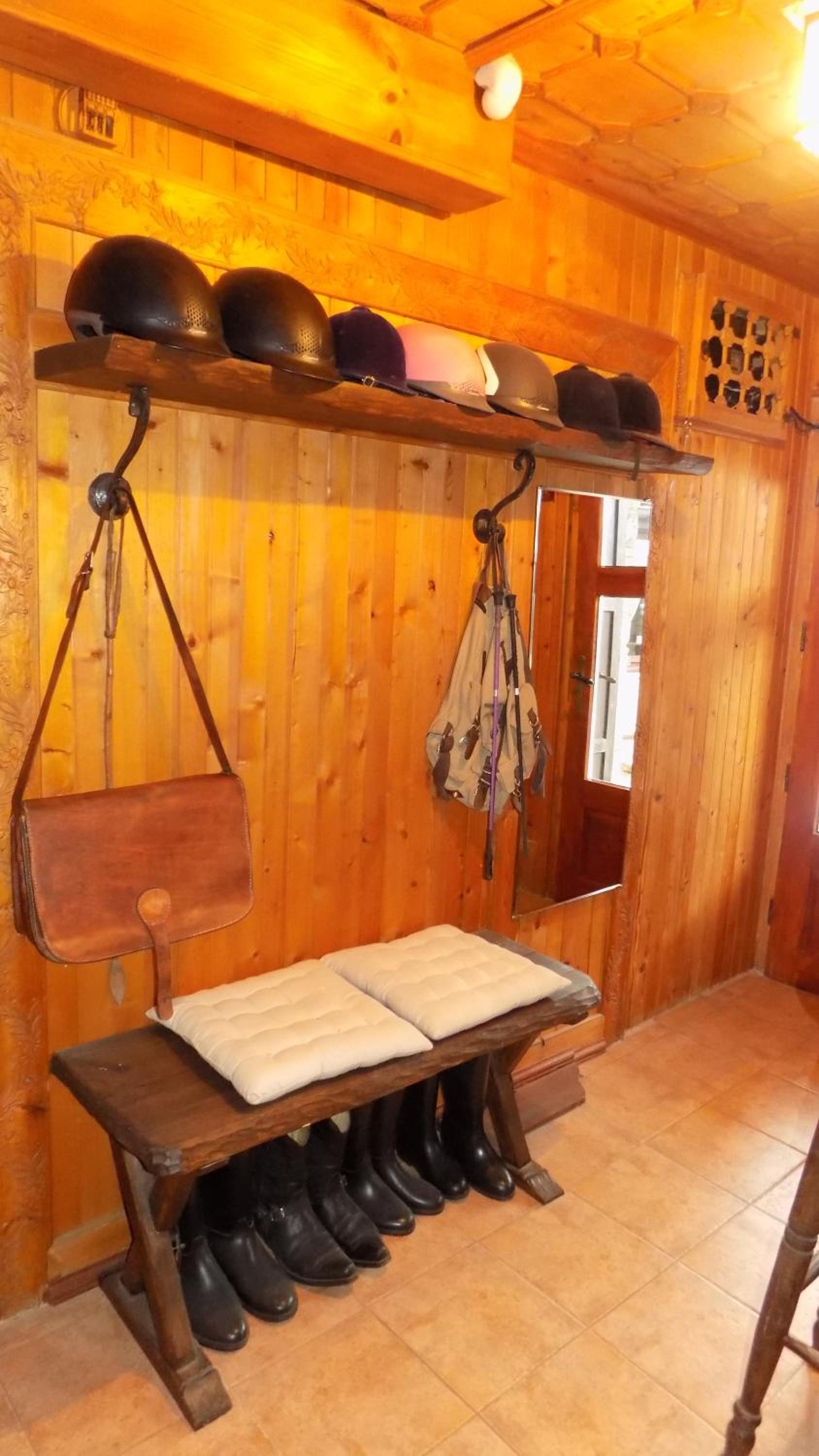 Dona Guest House - Horse Riding