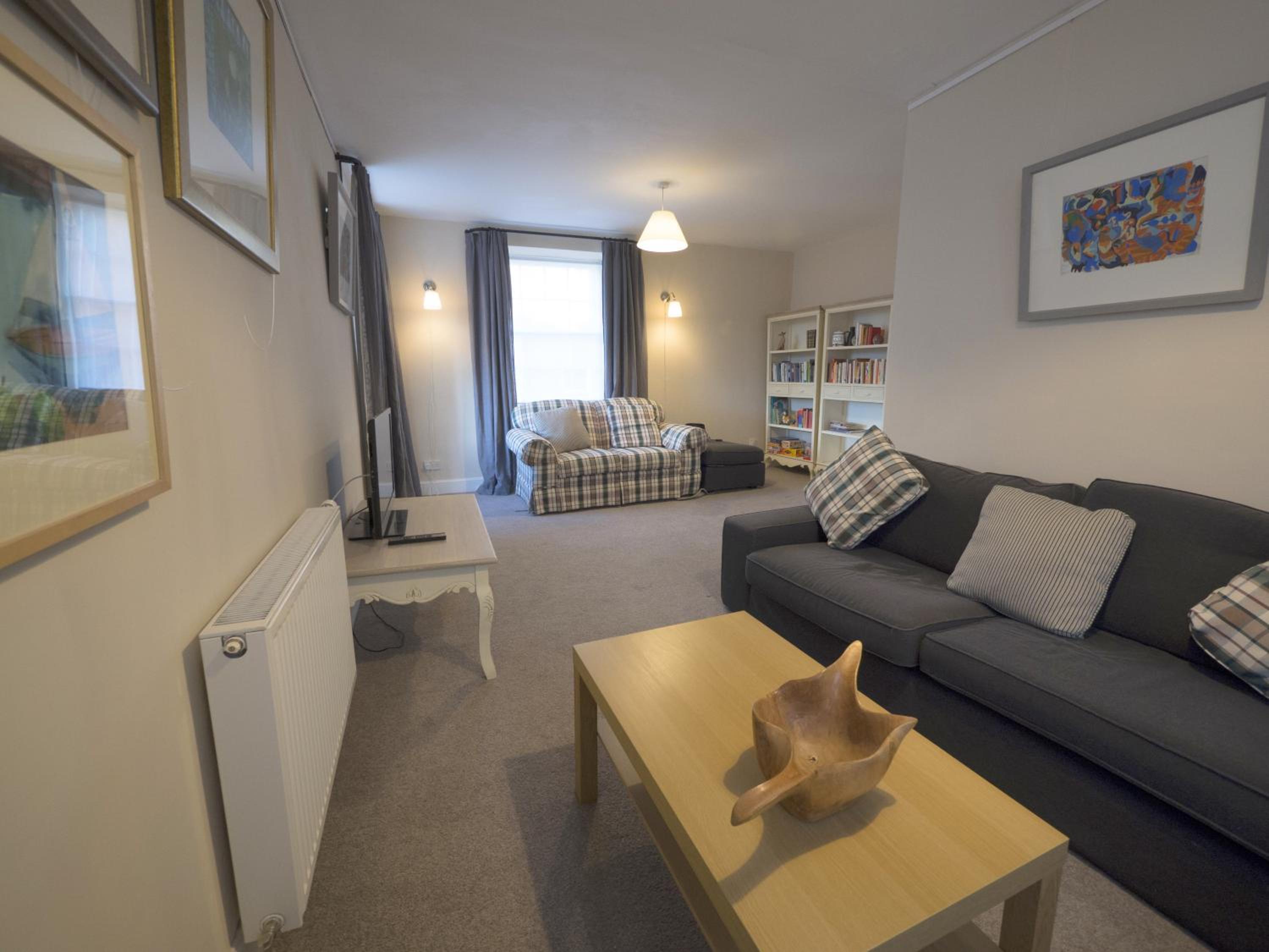 The Gallery Flat, 4 Tannage Brae view 2