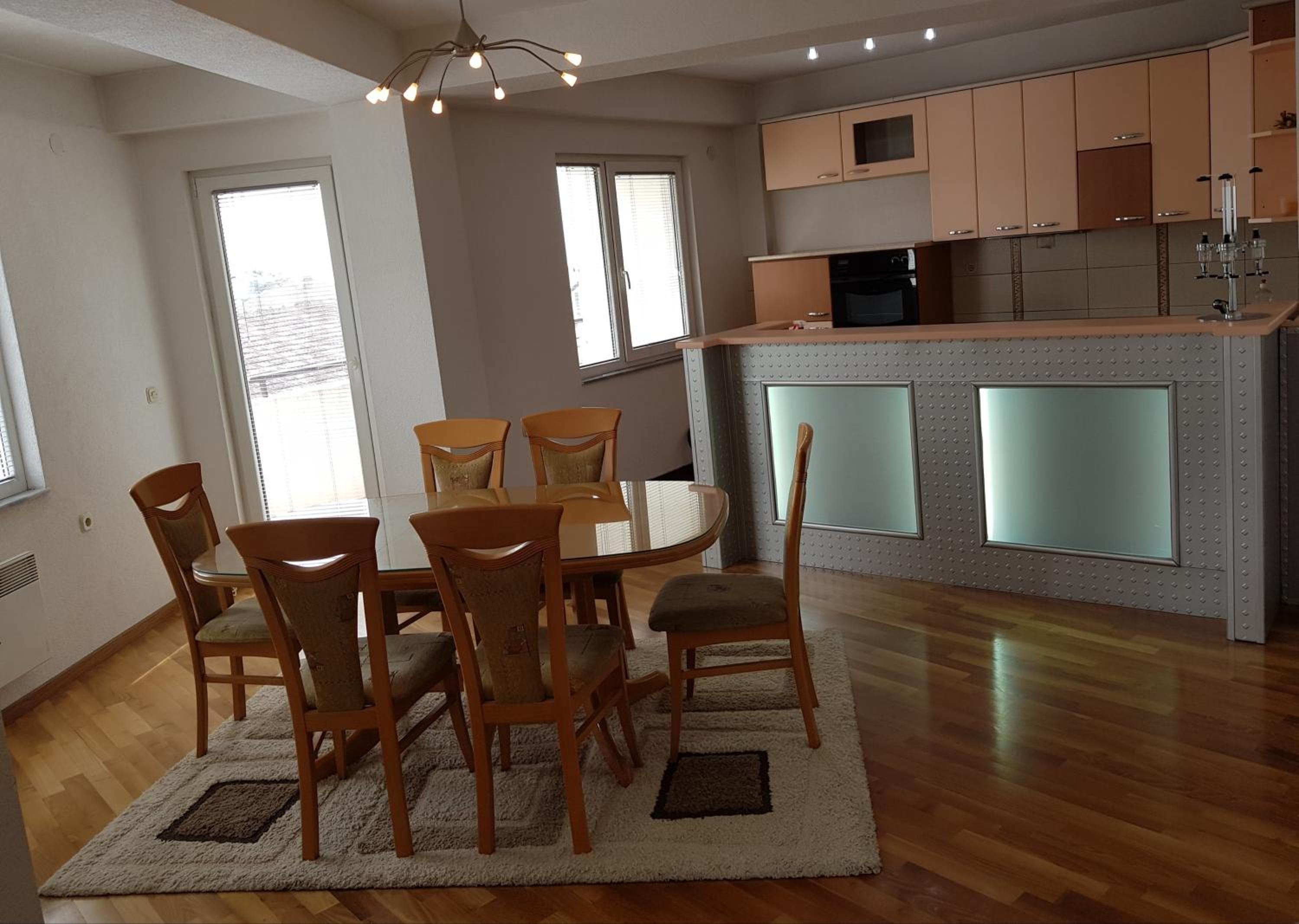 Luxe Apartment