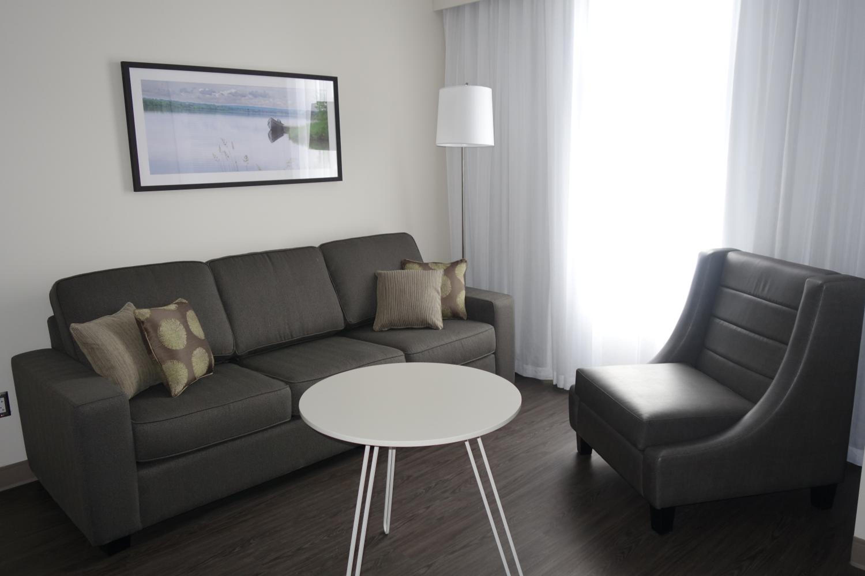 Fredericton Vacations - Radisson Kingswood Hotel  Suites, Fredericton - Property Image 5