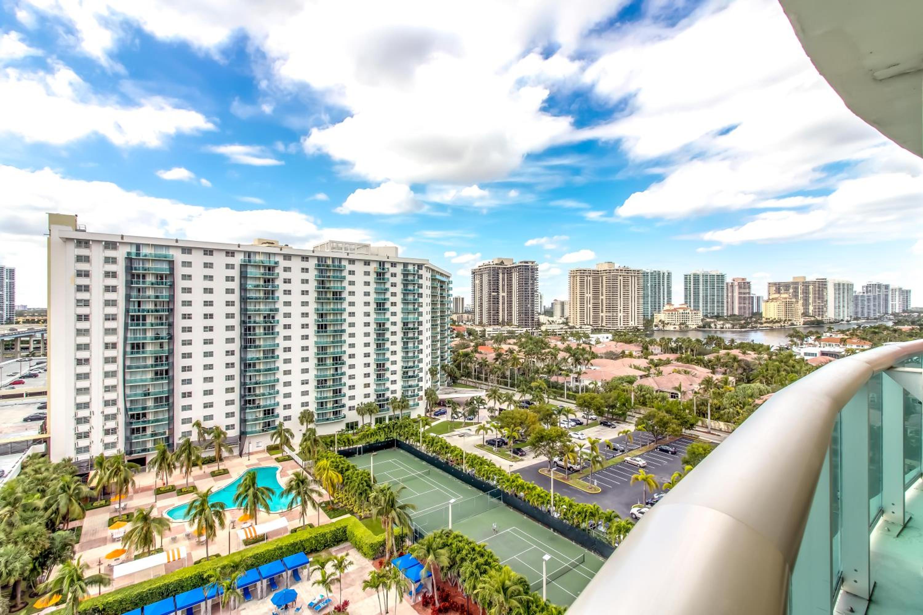Ocean Reserve Luxury Condos Across from Sunny Isles Beach