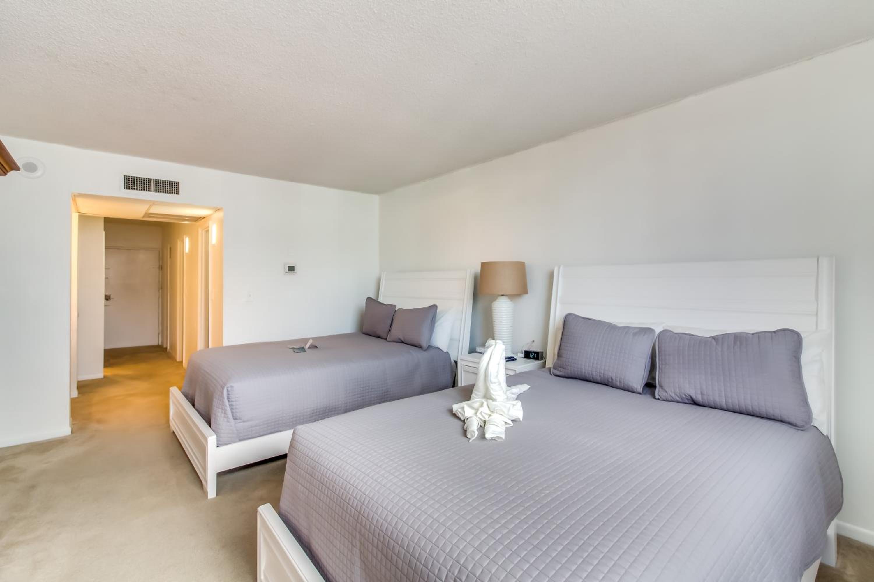 Ocean Reserve Luxury Condos Across from Sunny Isles Beach