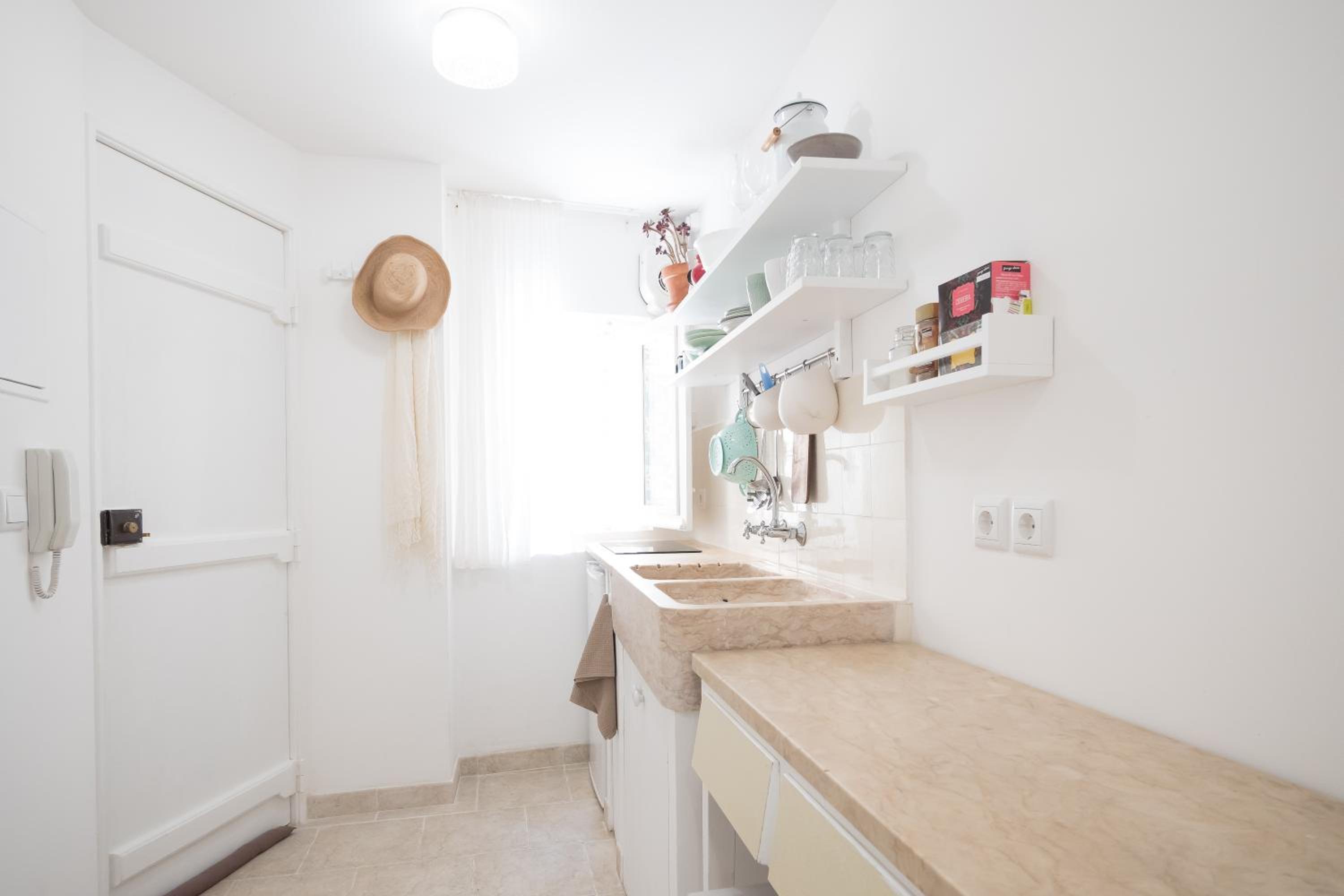 Little studio for two-Alfama view 5