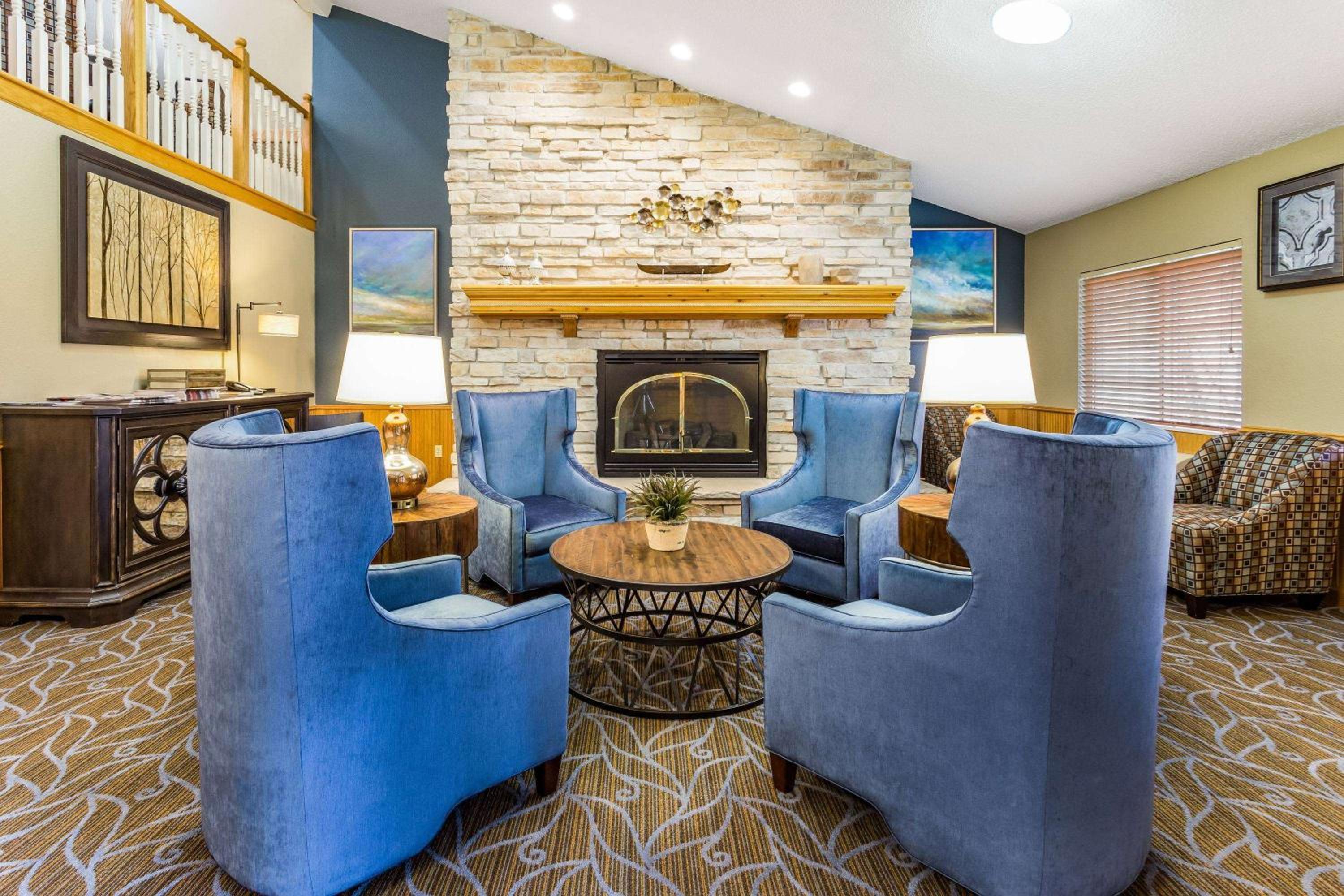 AmericInn by Wyndham Hotel and Suites Long Lake view 2