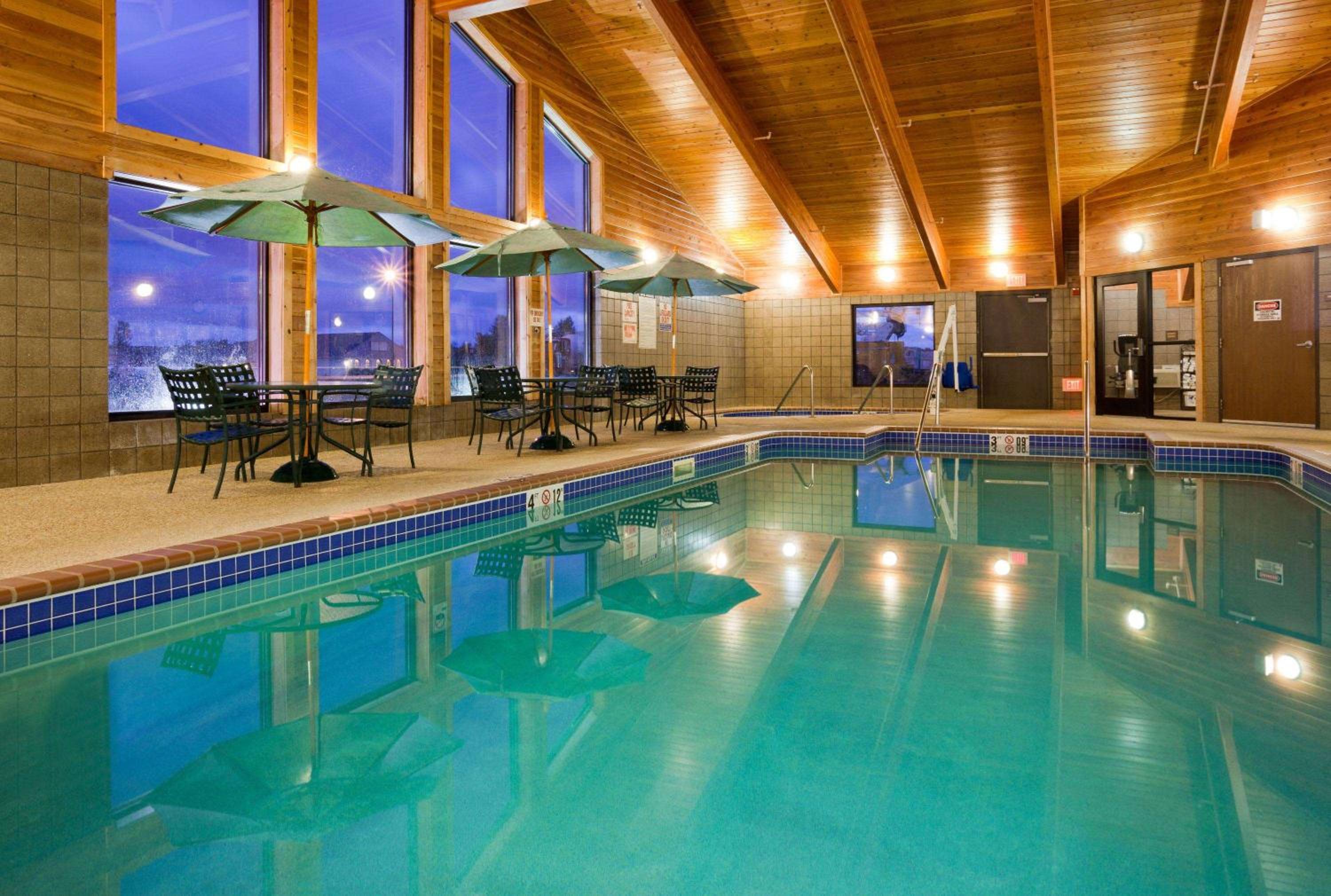 AmericInn by Wyndham Thief River Falls