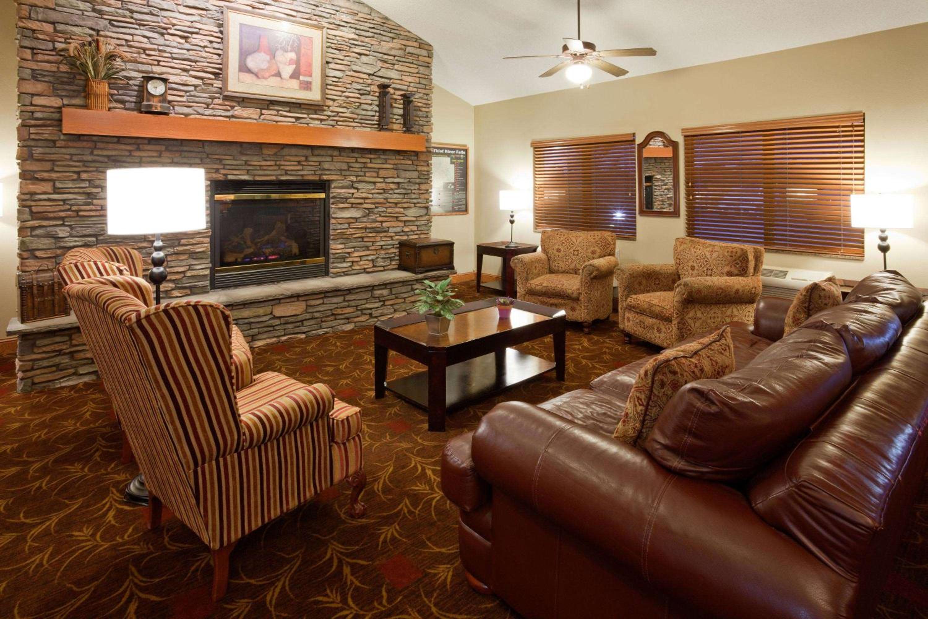AmericInn by Wyndham Thief River Falls