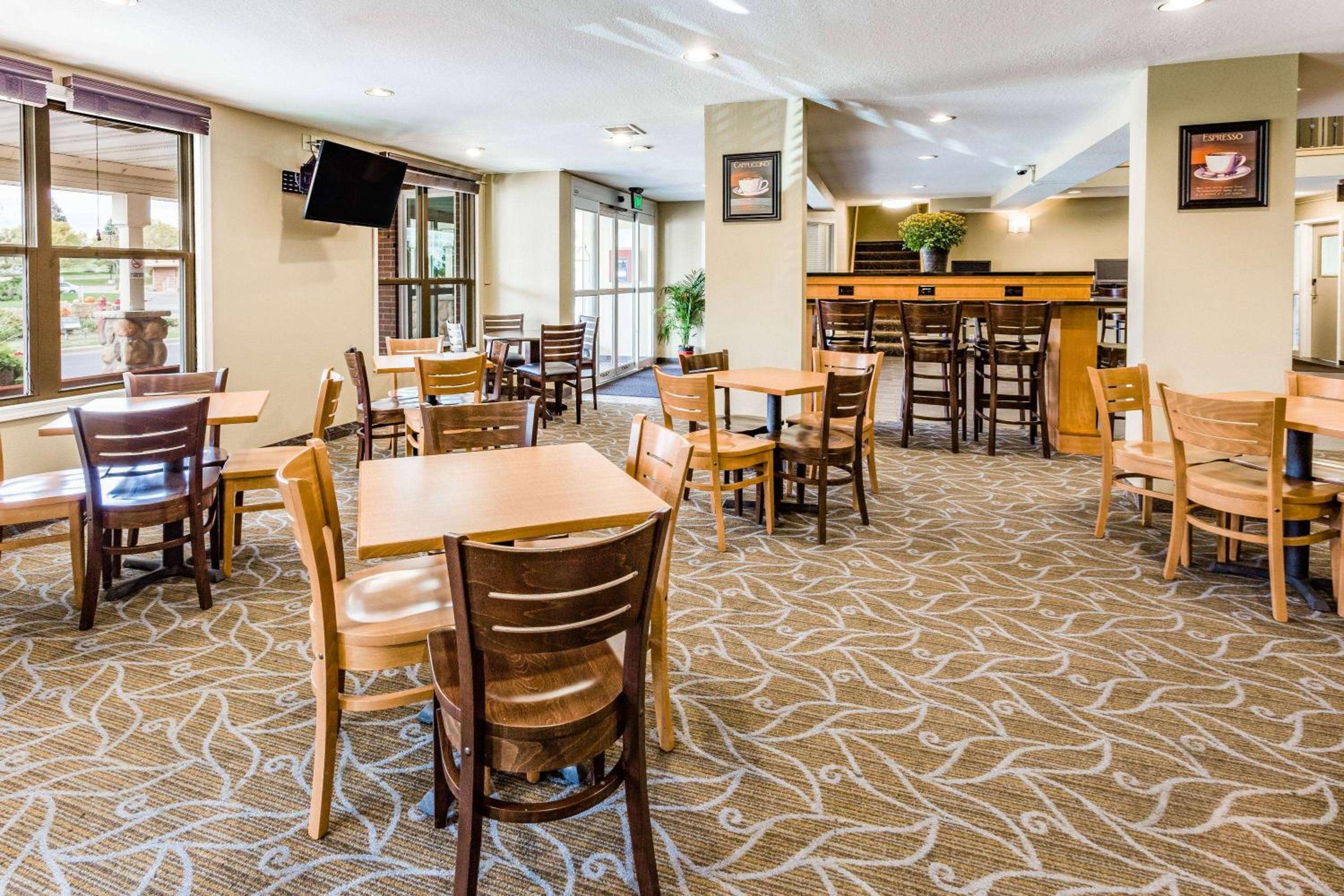 AmericInn & Suites Burnsville, MN