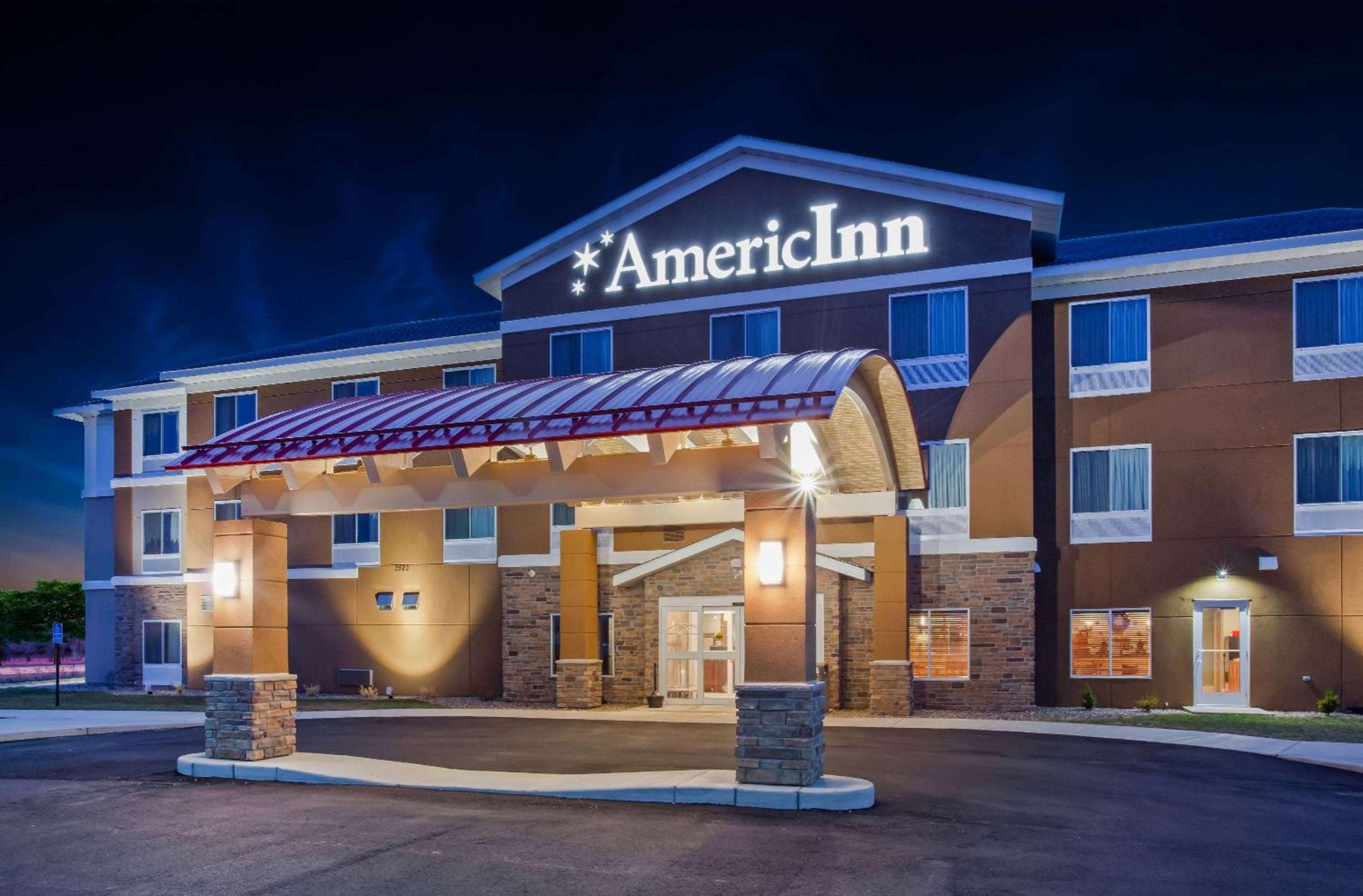 Hotel AmericInn by Wyndham DeWitt