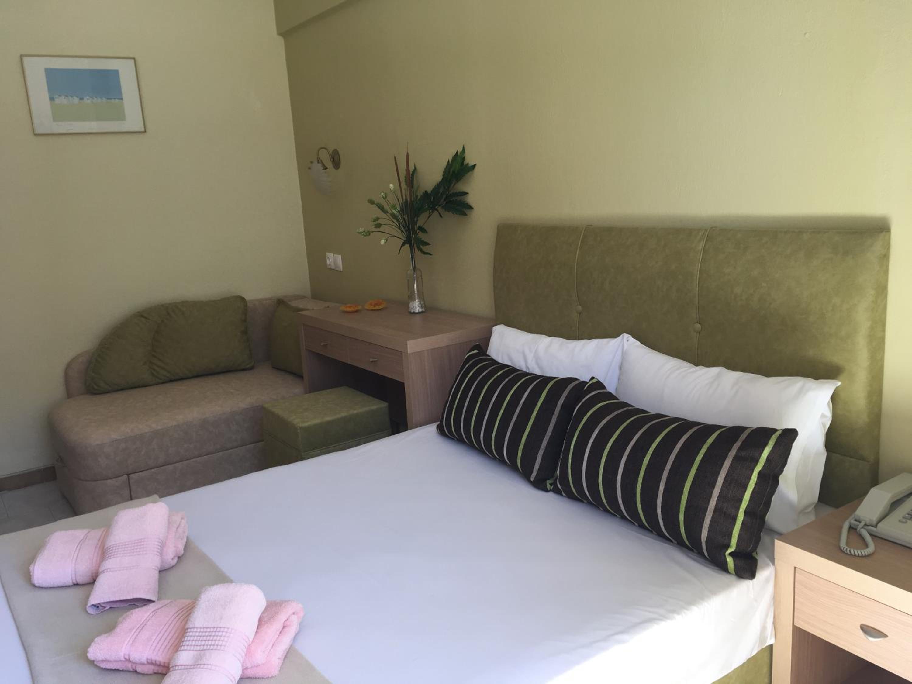 Dionisos Palms Apartments