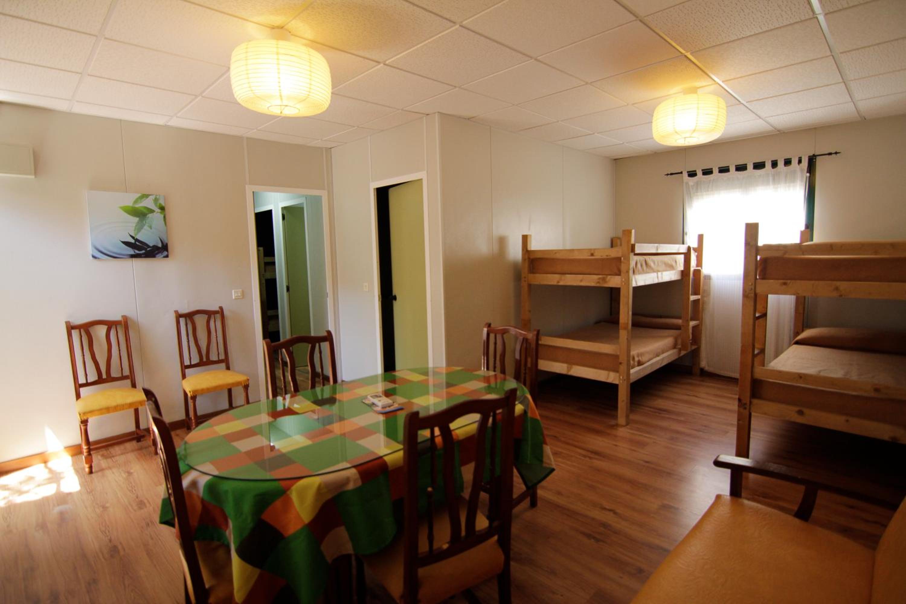 CENTRO DE OCIO ALÚA Bungalows Camping Rafting Benamejí