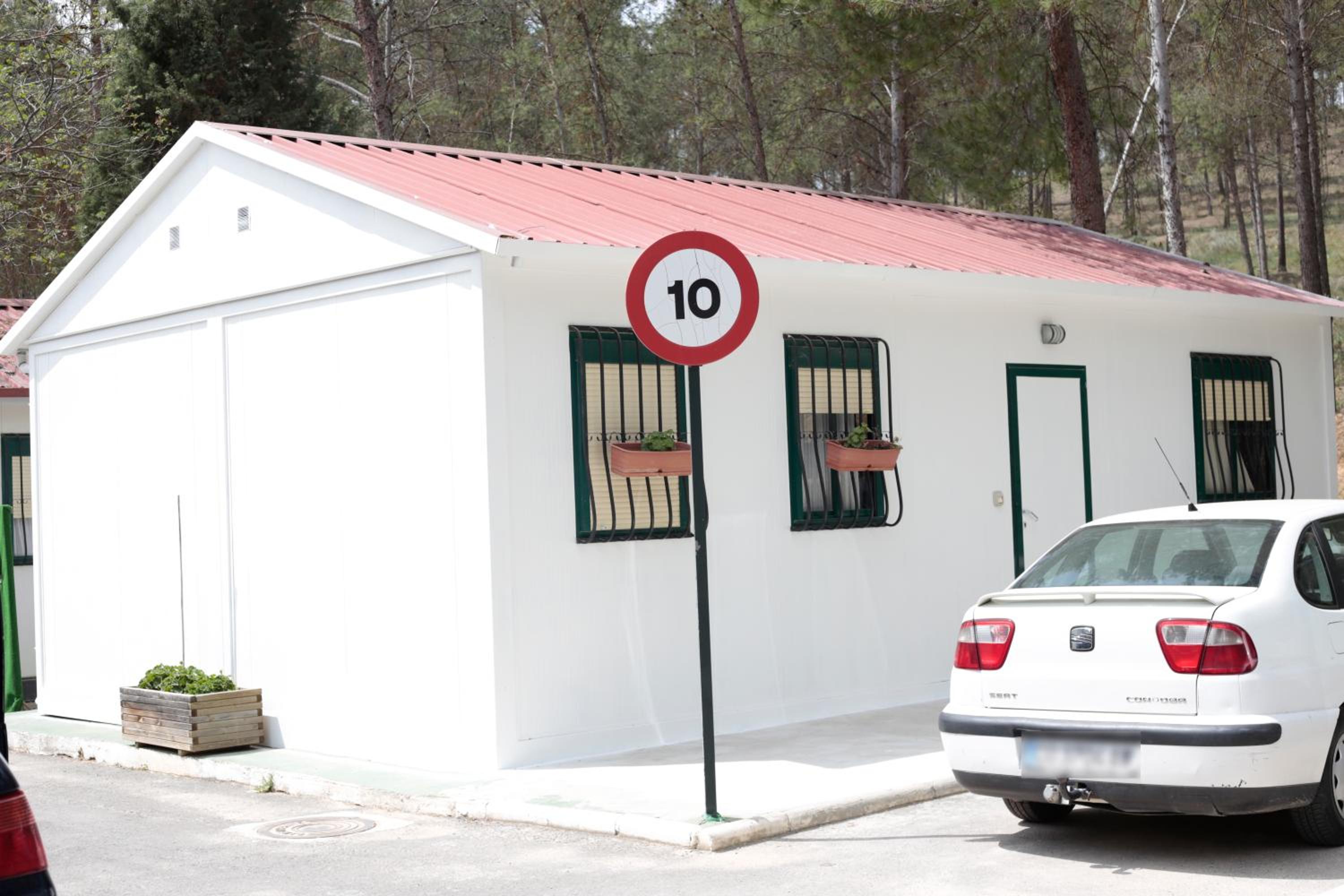 CENTRO DE OCIO ALÚA Bungalows Camping Rafting Benamejí