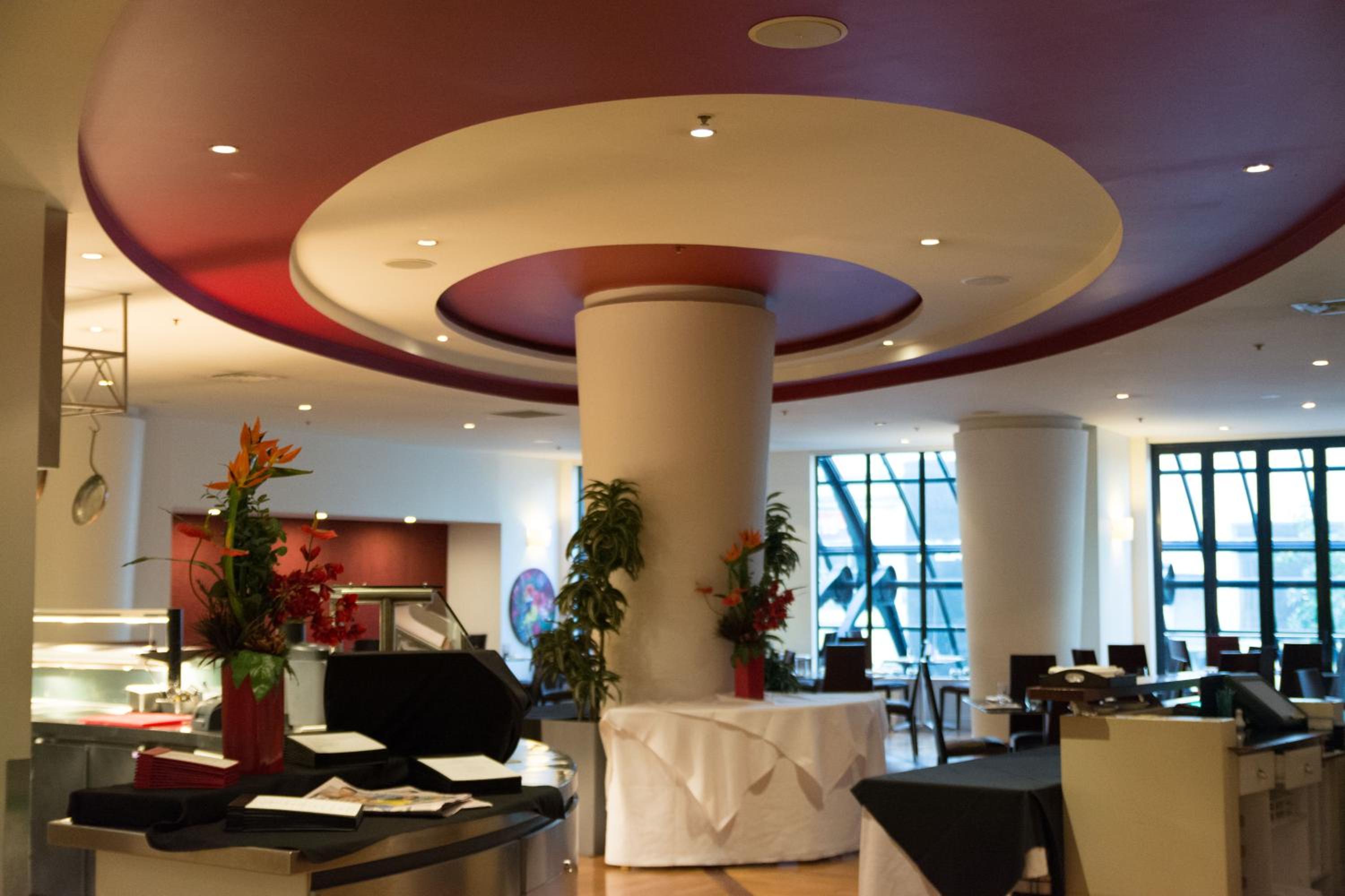 Cozy Room with King Bed, Gym and Pool Zodiak Stays photo 4