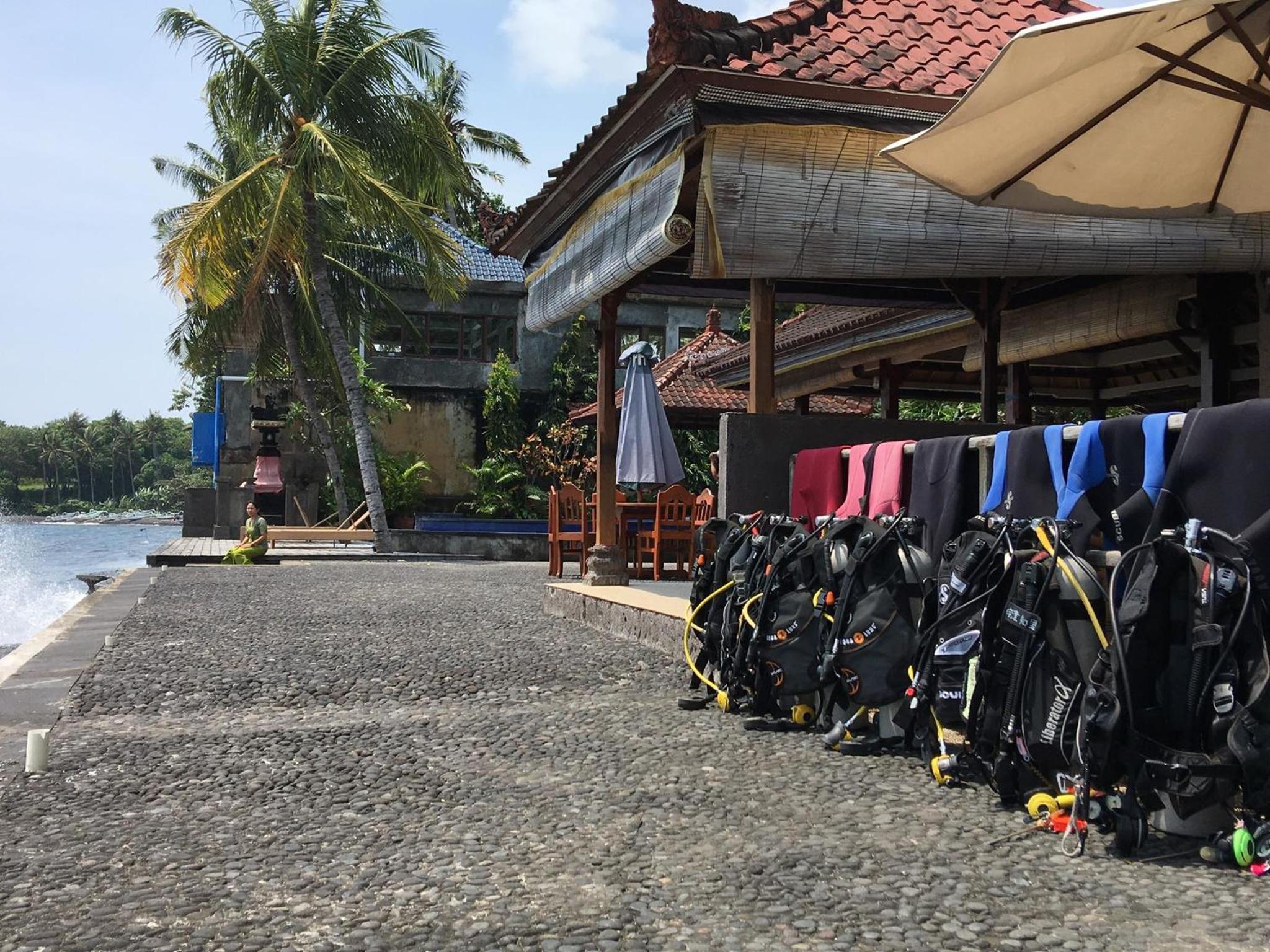 Paradise Palm Beach Bungalows and Dive Center, Tulamben - 18