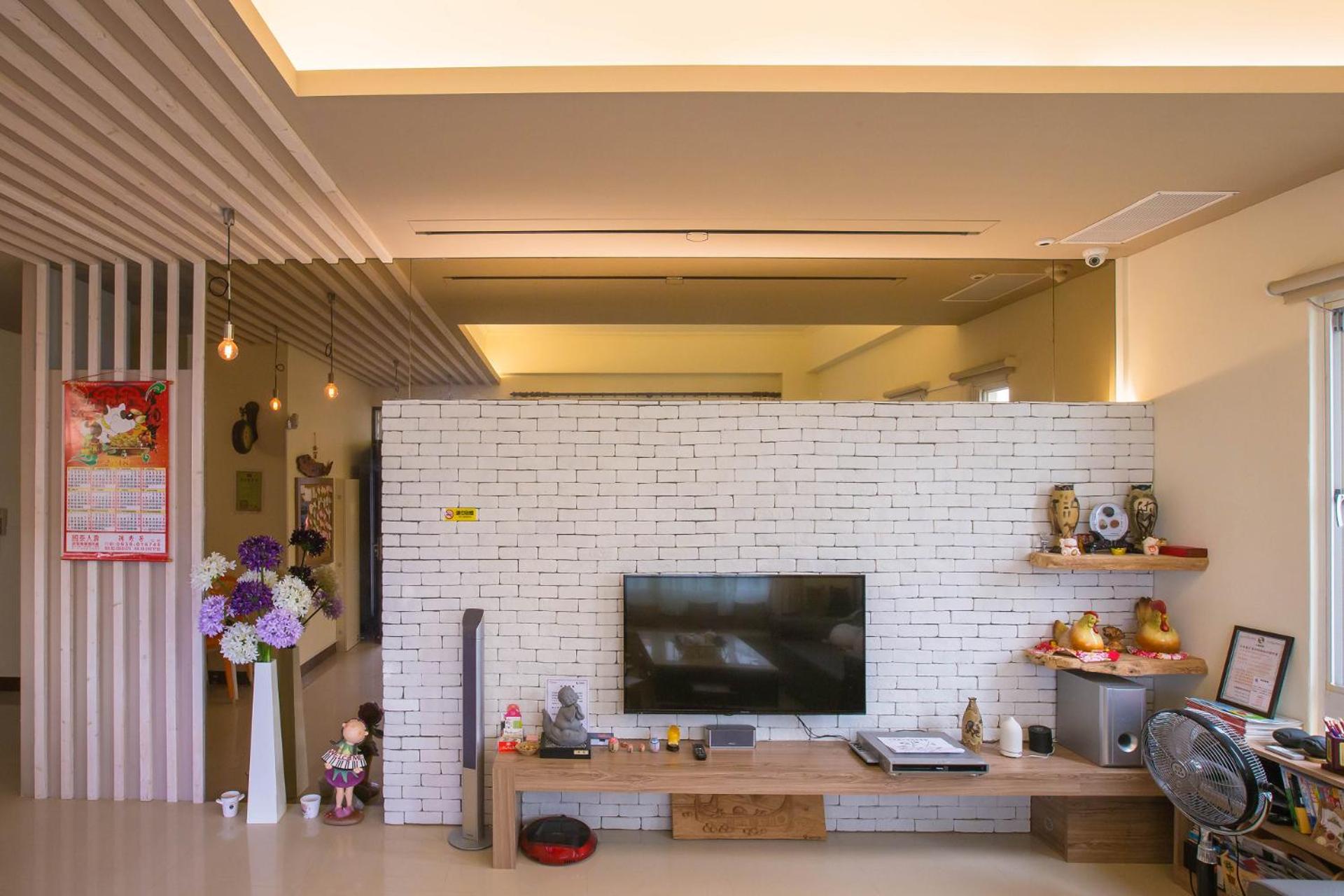 Hsieh's Home view 4