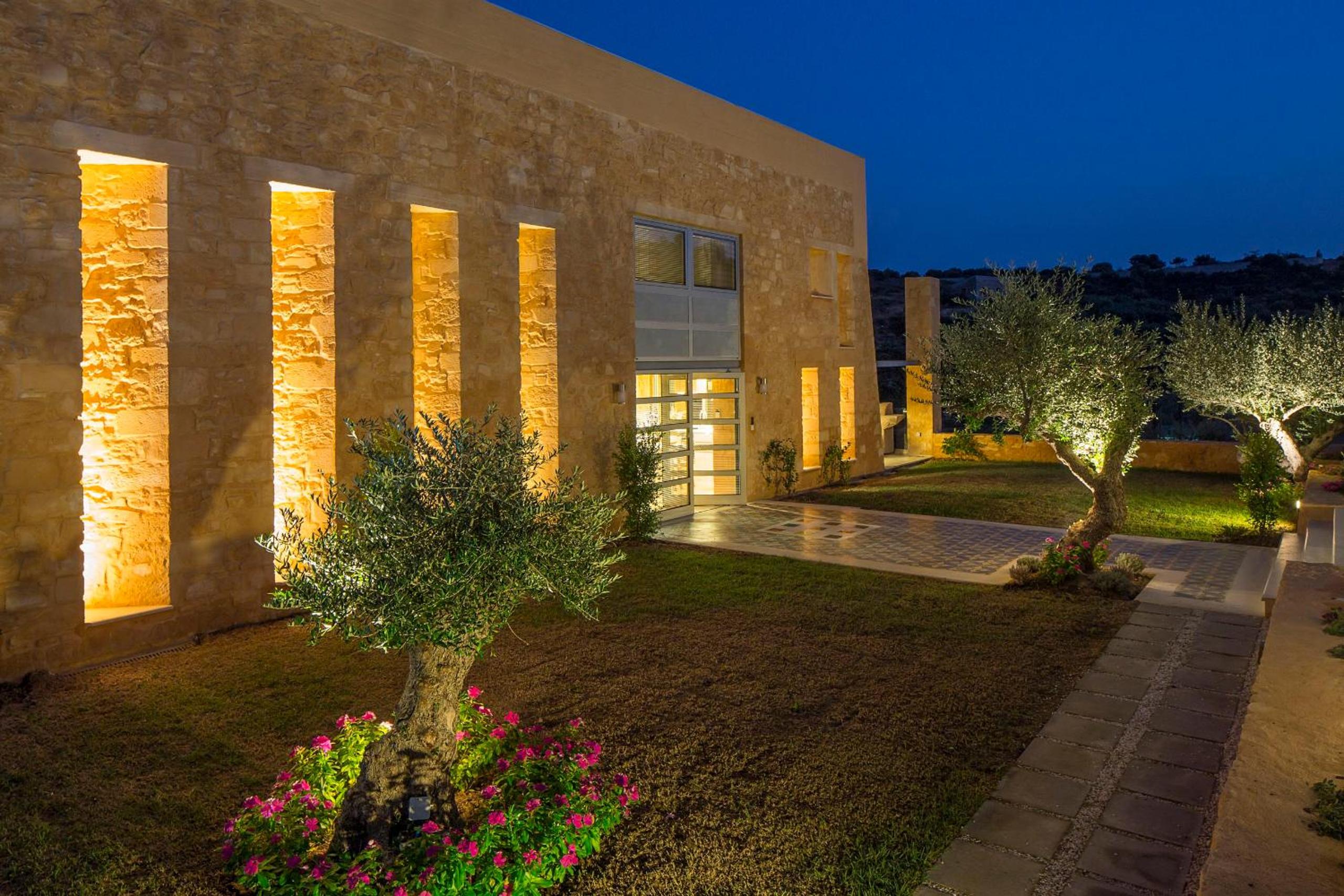 Olea Villas - Infinity Pool, Hot Tub, Sea Views view 4