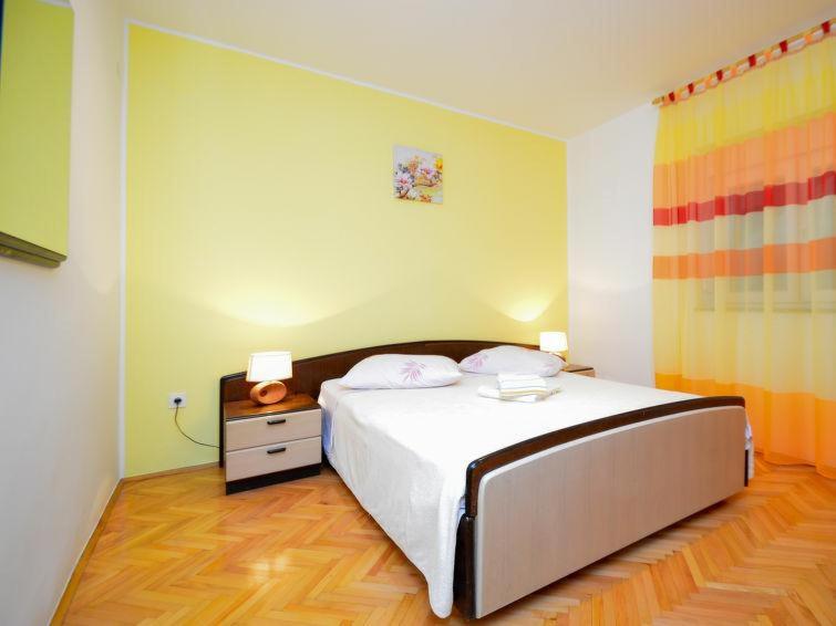 Apartments Miro view 4