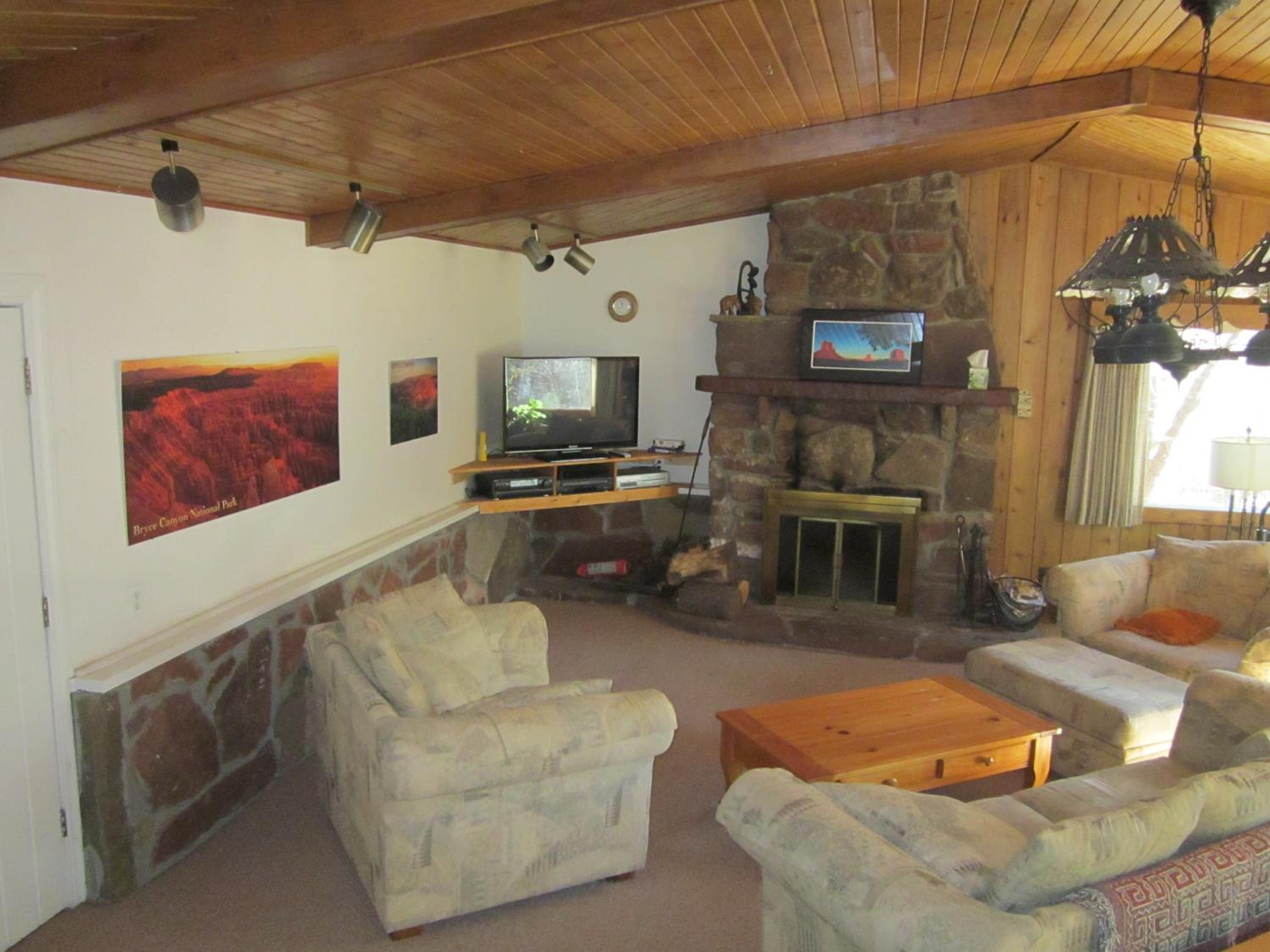 Dodgeton Creek Inn