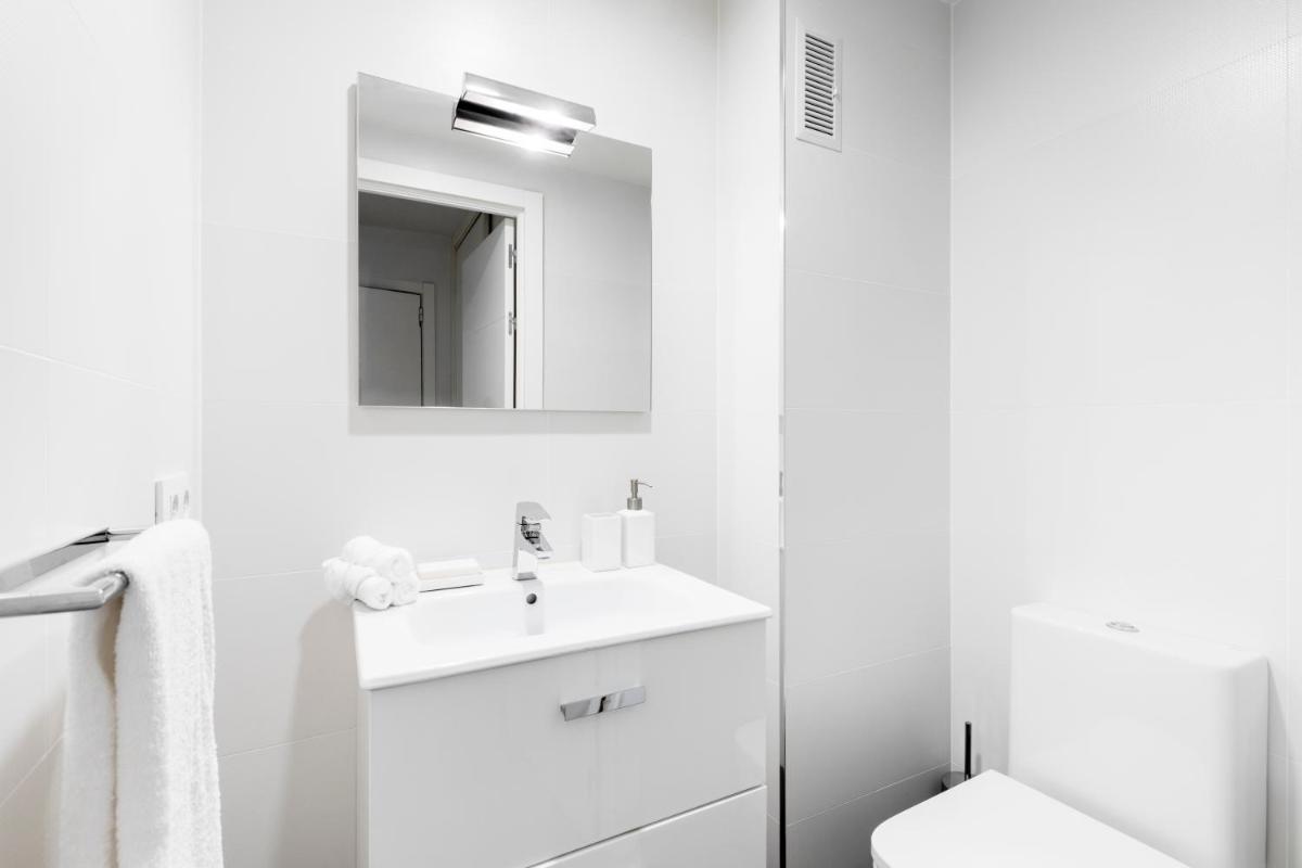 Villanueva Apartments by Flatsweethome