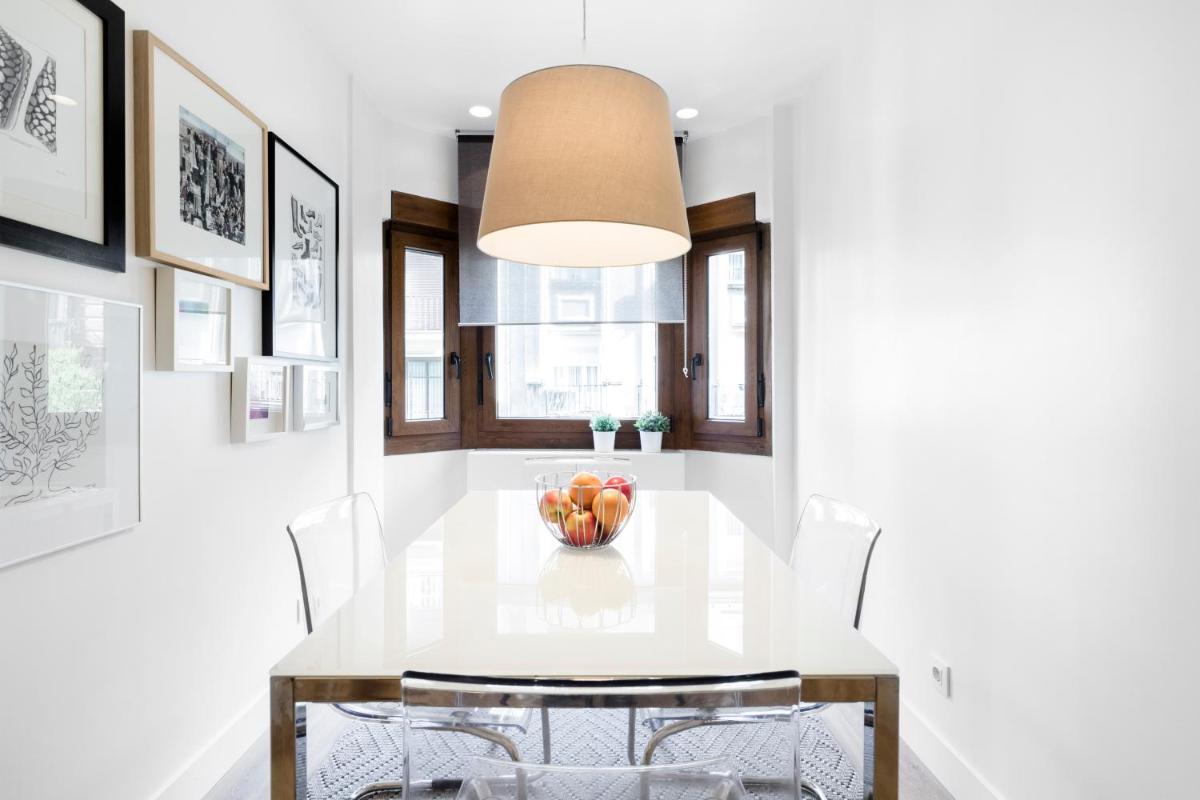 Villanueva Apartments by Flatsweethome