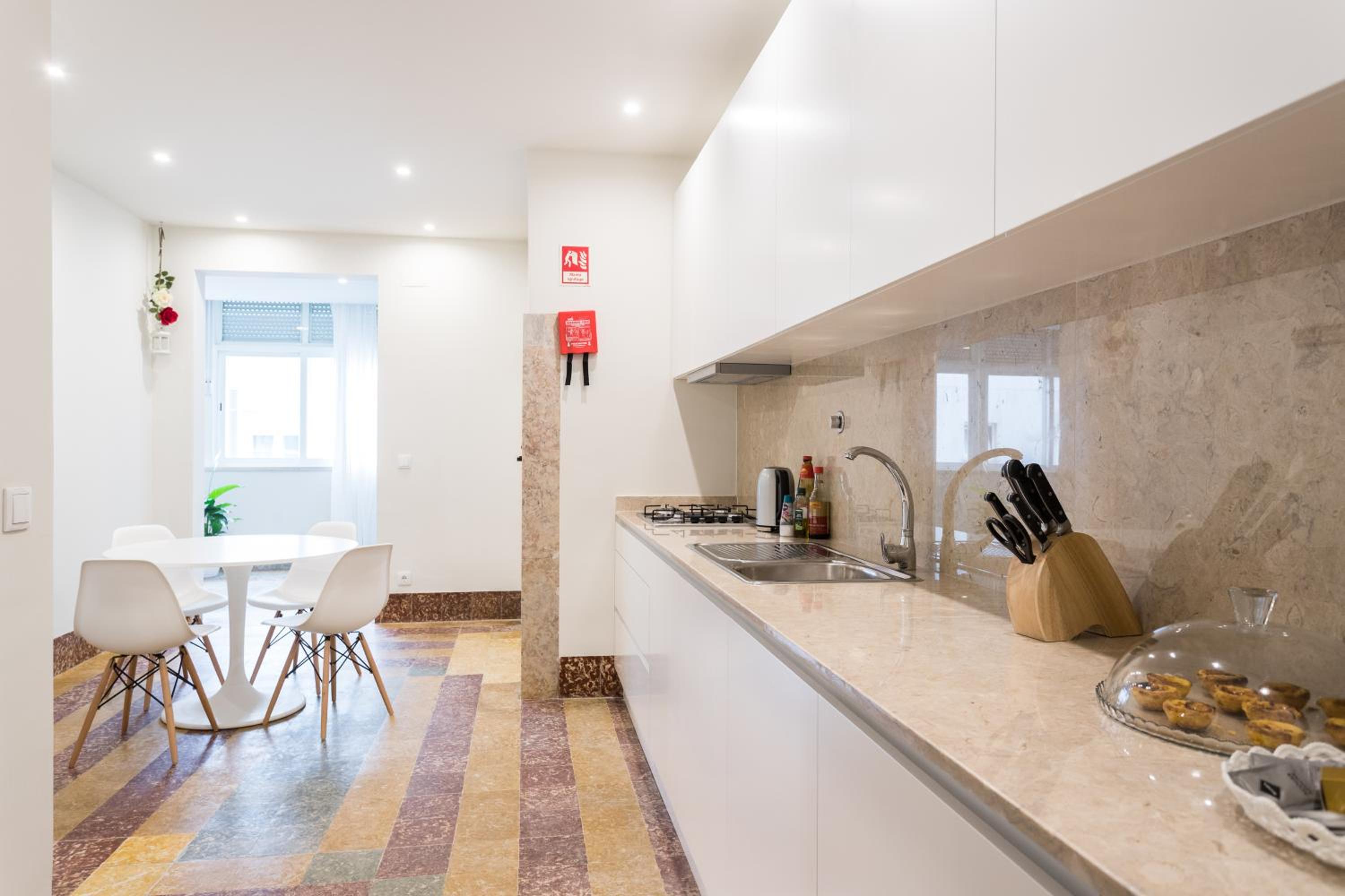 Cruz Apartments photo 2