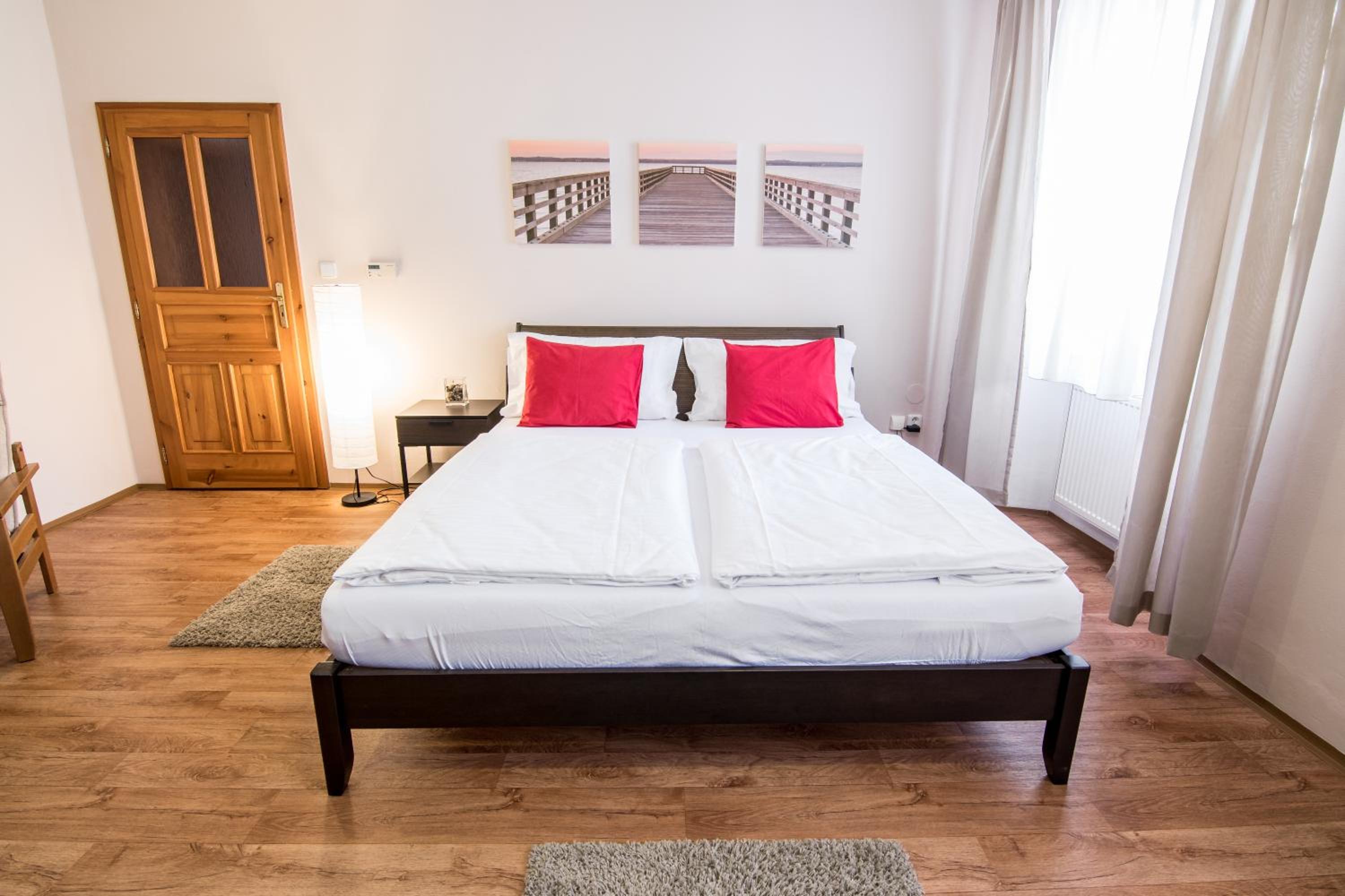 Tylova Apartments