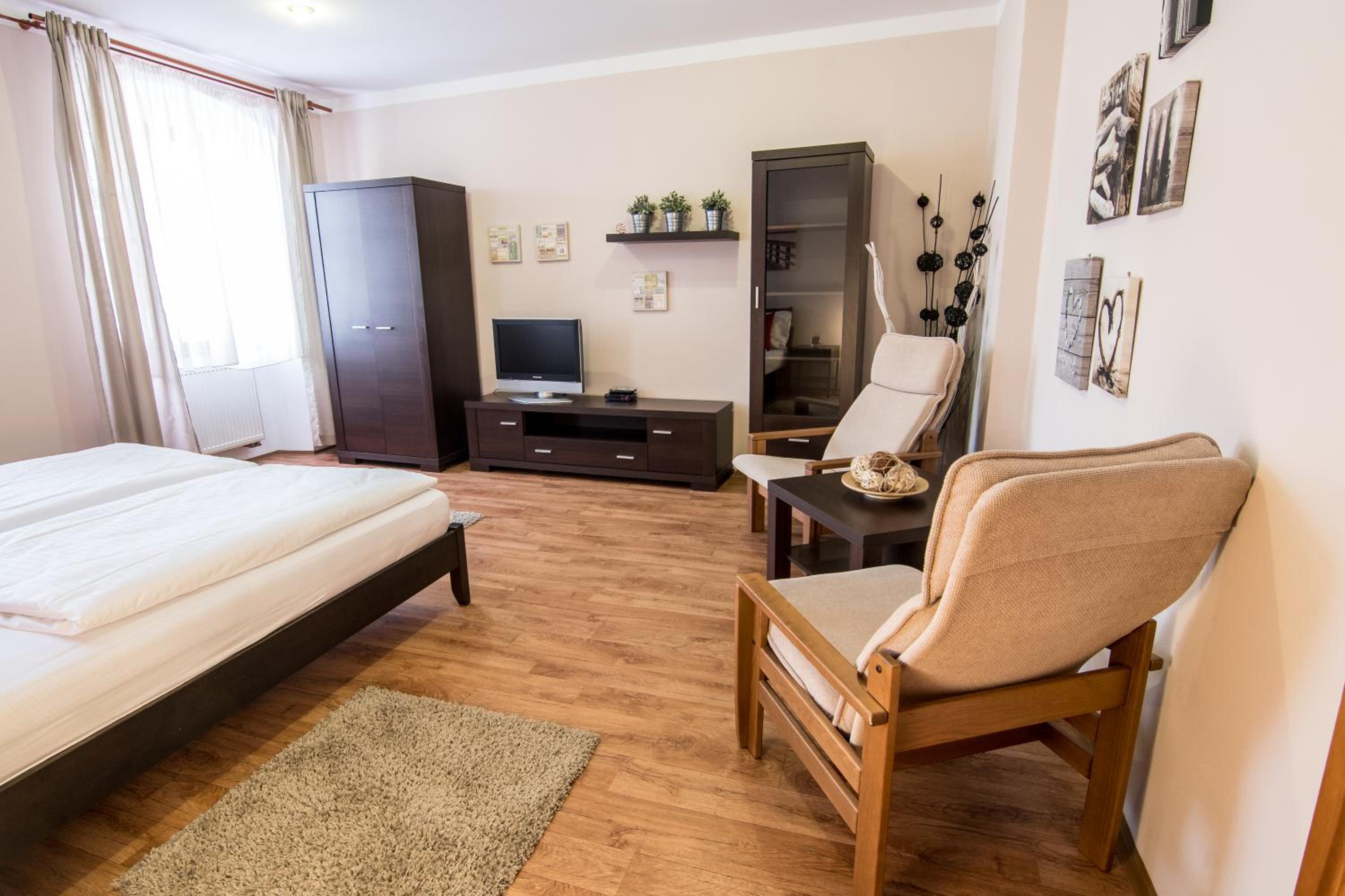 Tylova Apartments