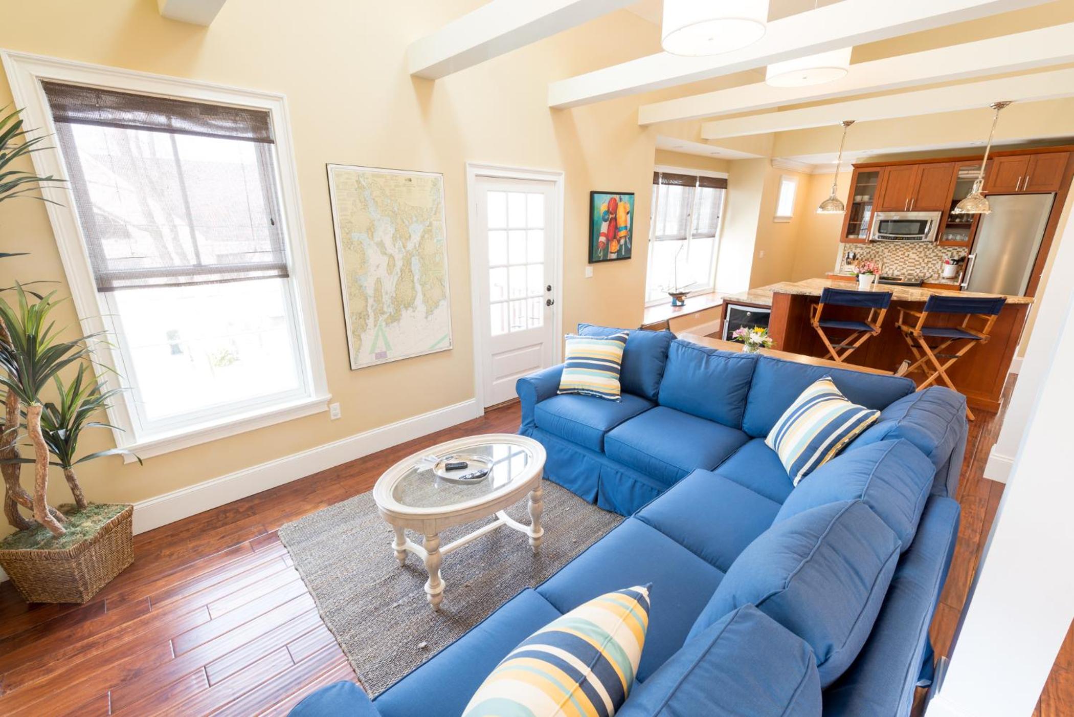 The Newport Lofts - 546 Thames Street