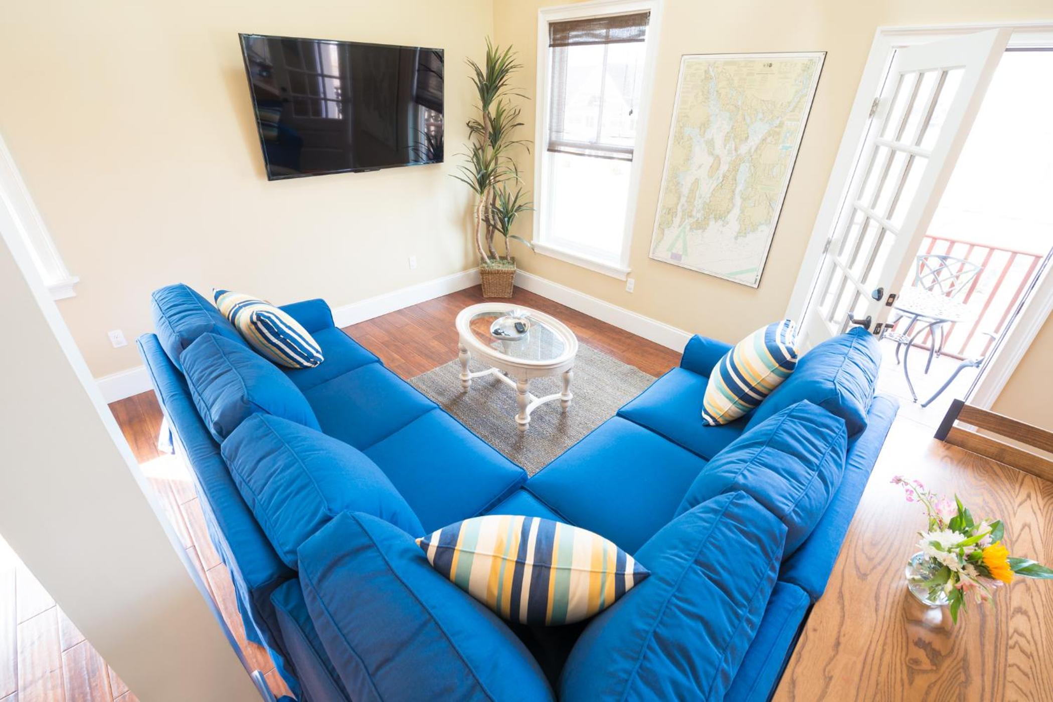 The Newport Lofts - 546 Thames Street