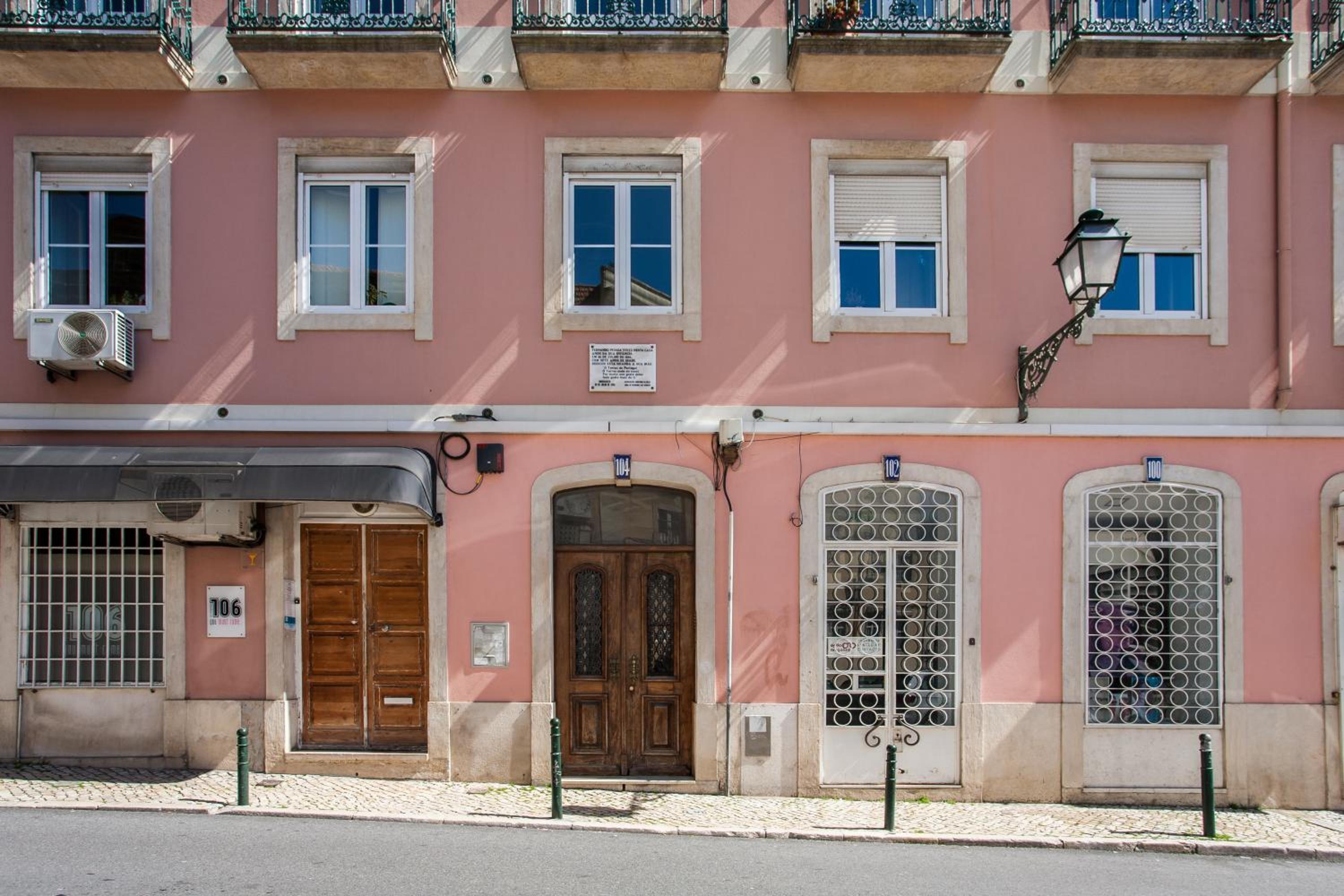 Hotel JOIVY Fernando Pessoa Apartments - Image 1