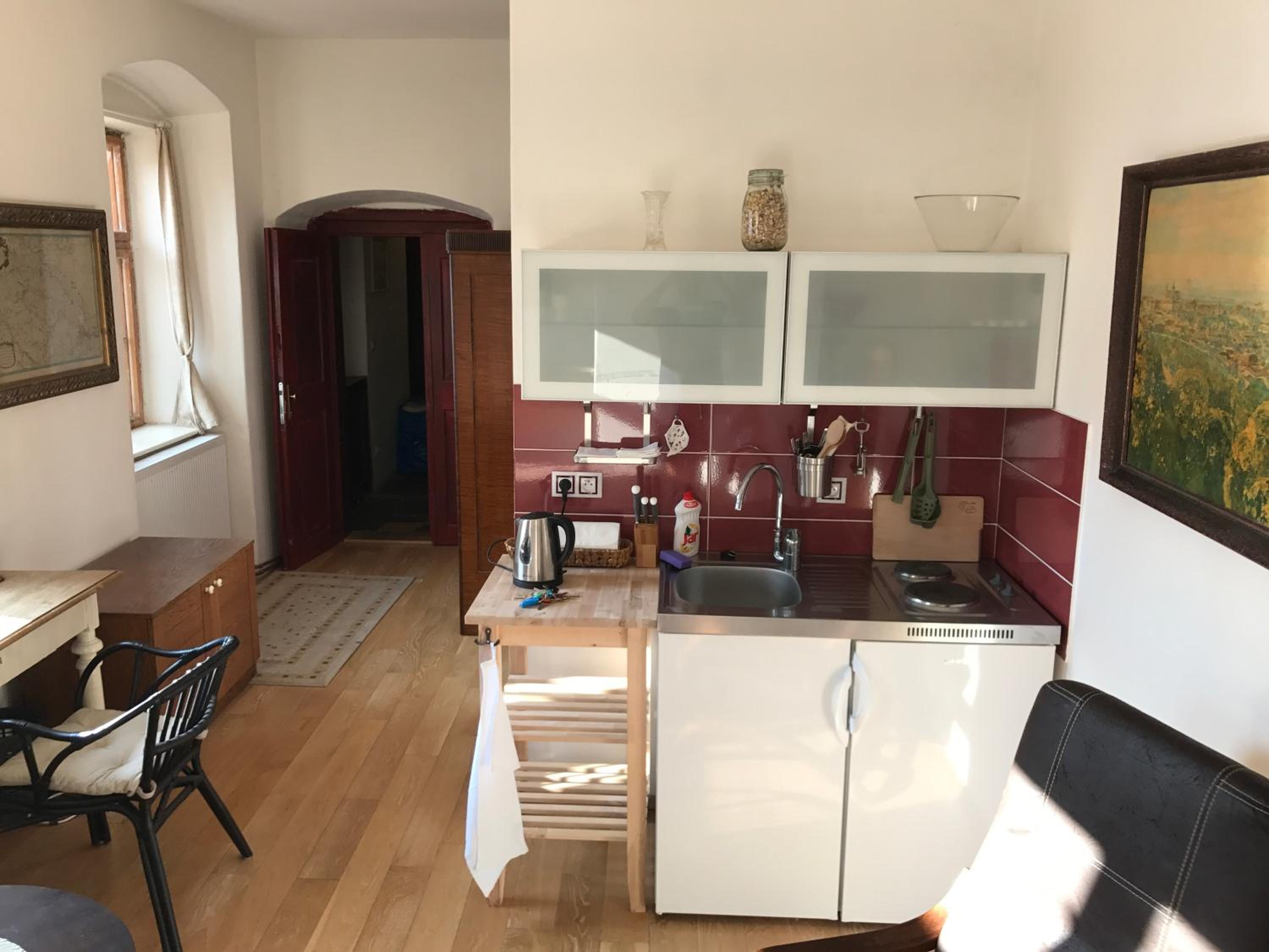Queen Bee apartments