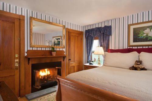 Inn at Ellis River
