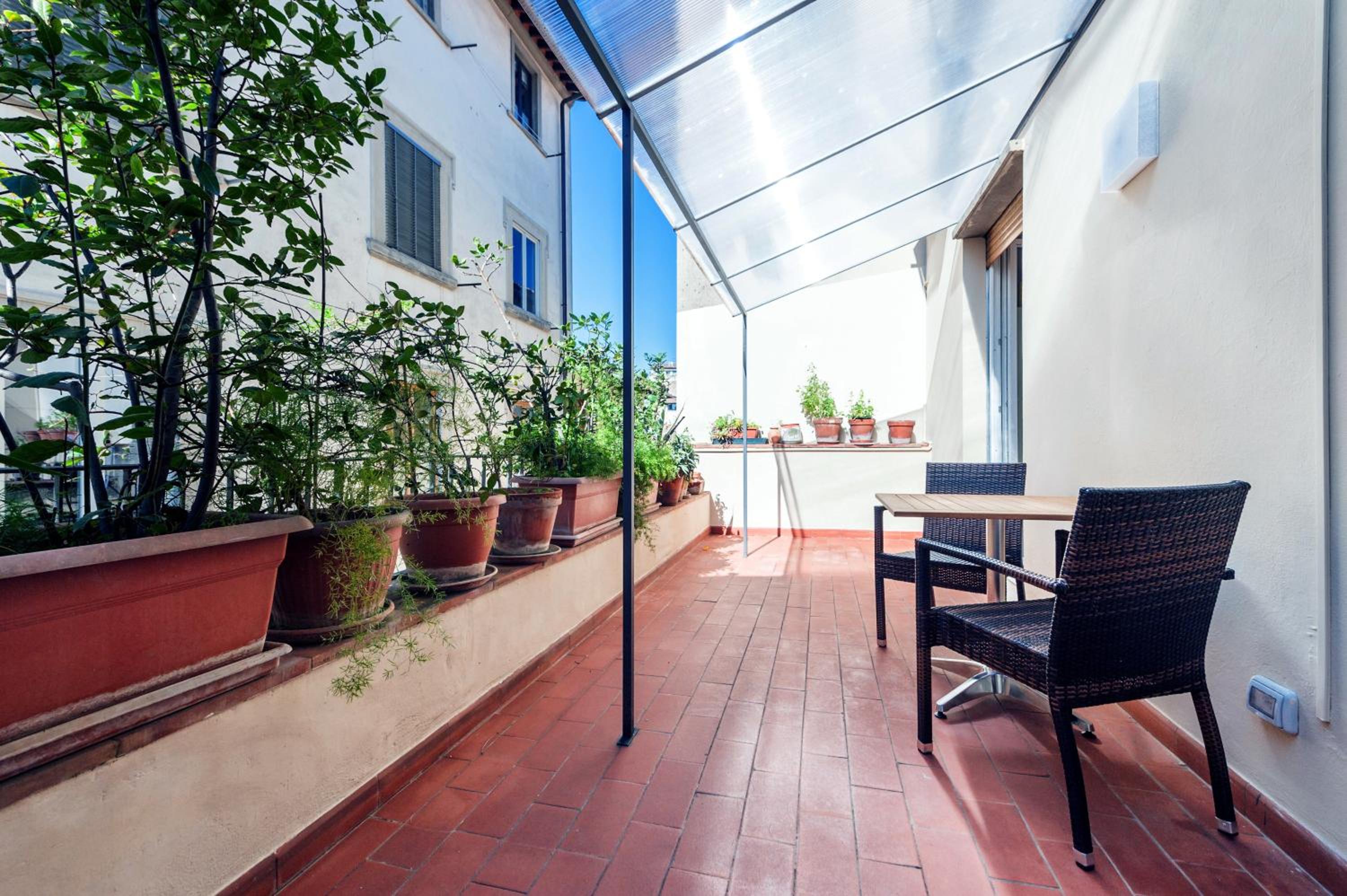 Hotel Downtown apt quiet with terrace and lift - Image 1