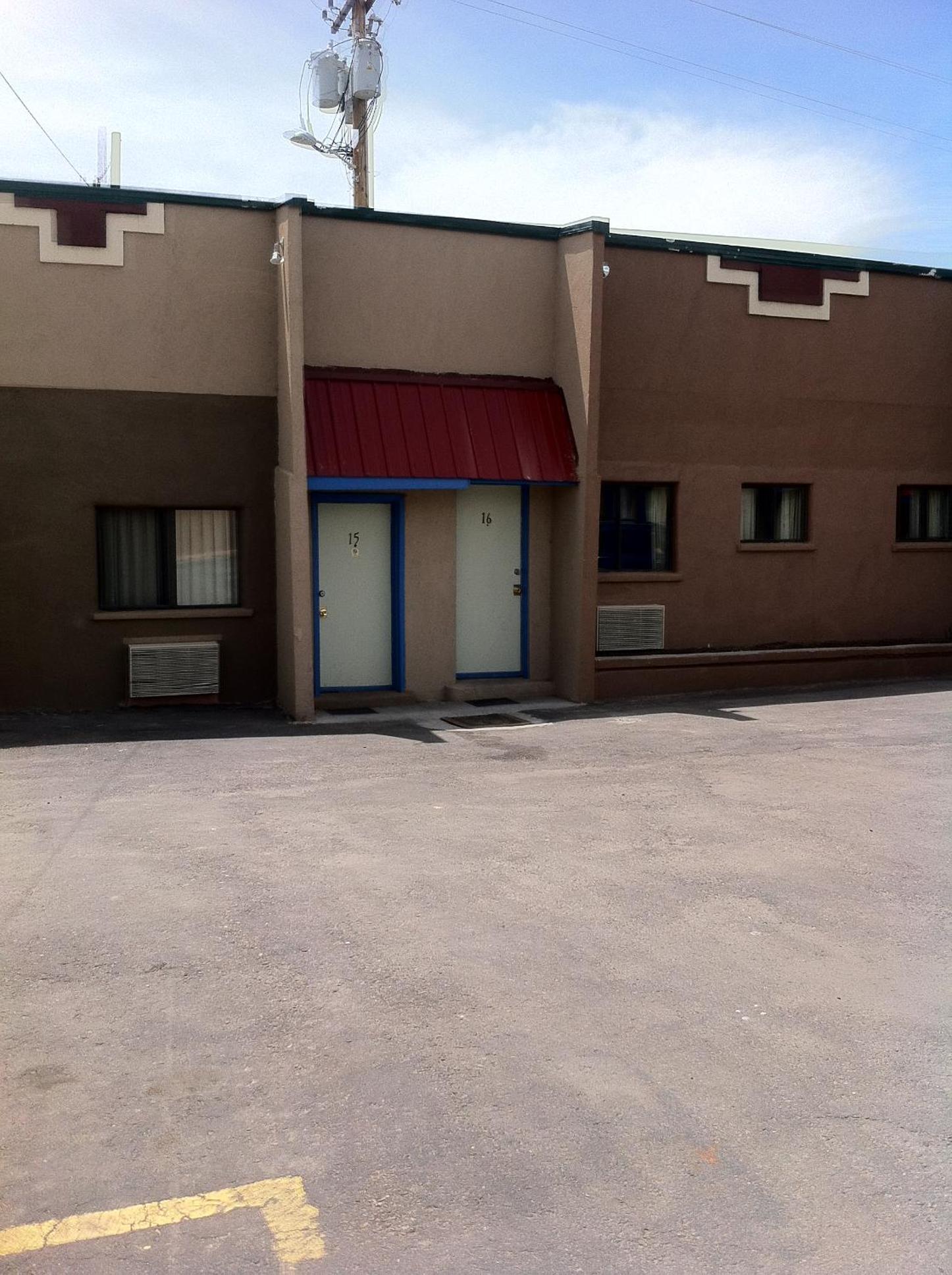 Cortez Vacations - National 9 Inn Sand Canyon - Property Image 3