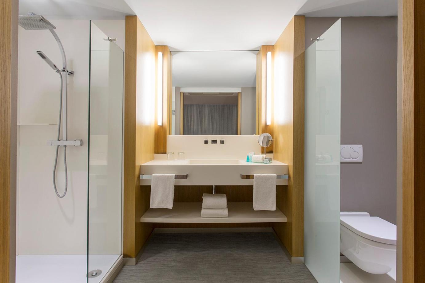 Noumea Vacations - Chateau Royal Beach Resort  Spa, Noumea - Property Image 3