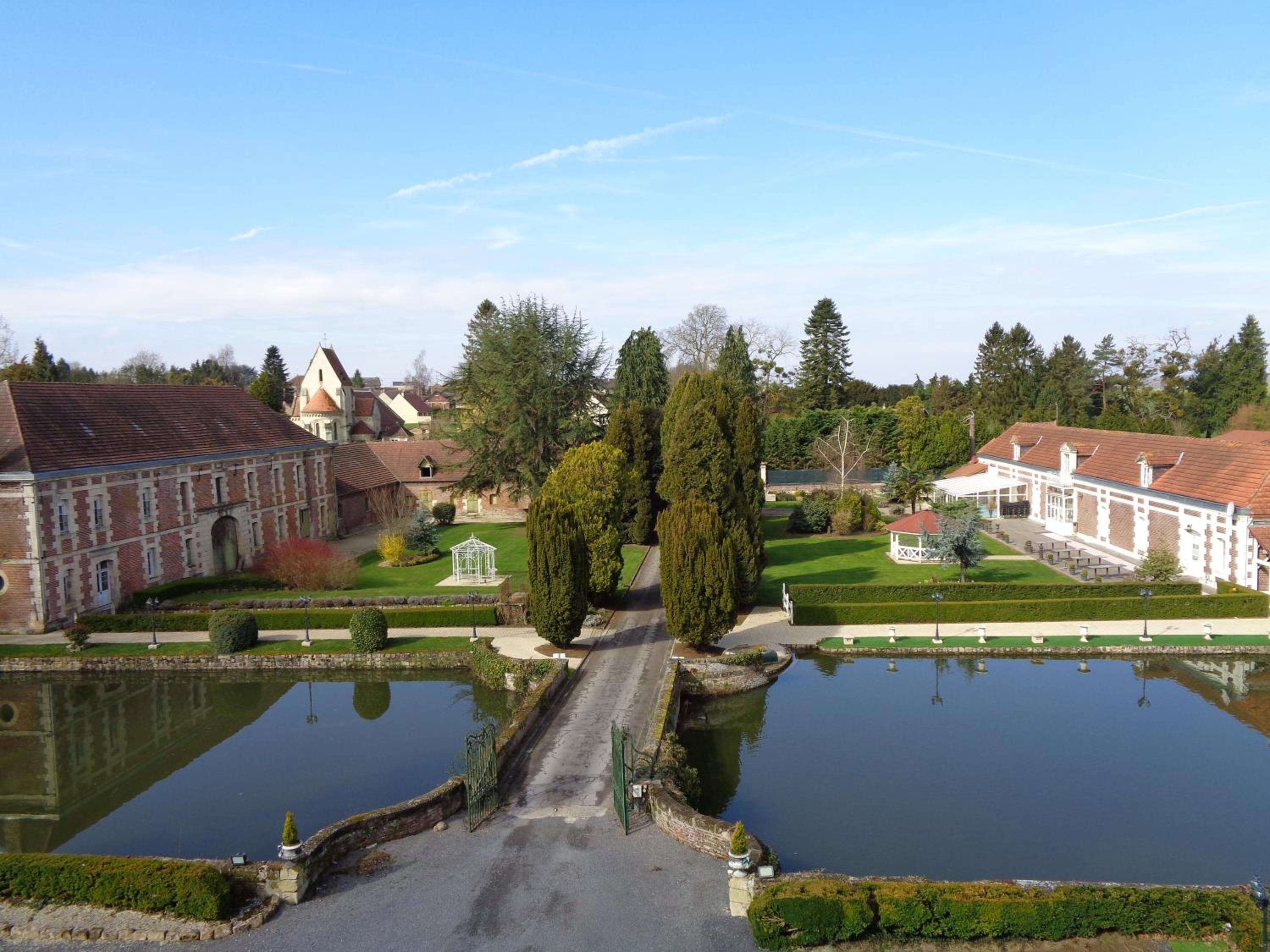Chateau de Quesmy view 3
