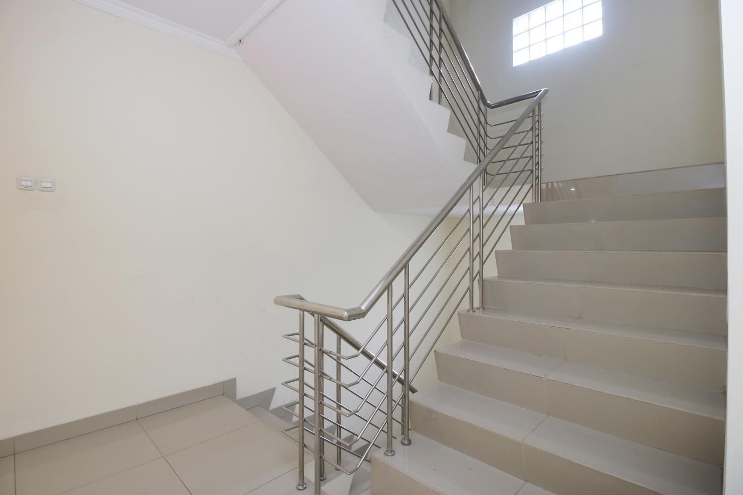 RedDoorz Plus near Cirebon Super Block Mall 2, チレボン - 17