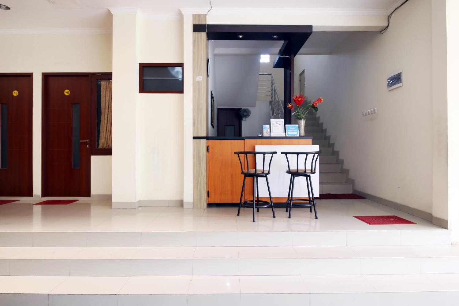RedDoorz Plus near Cirebon Super Block Mall 2